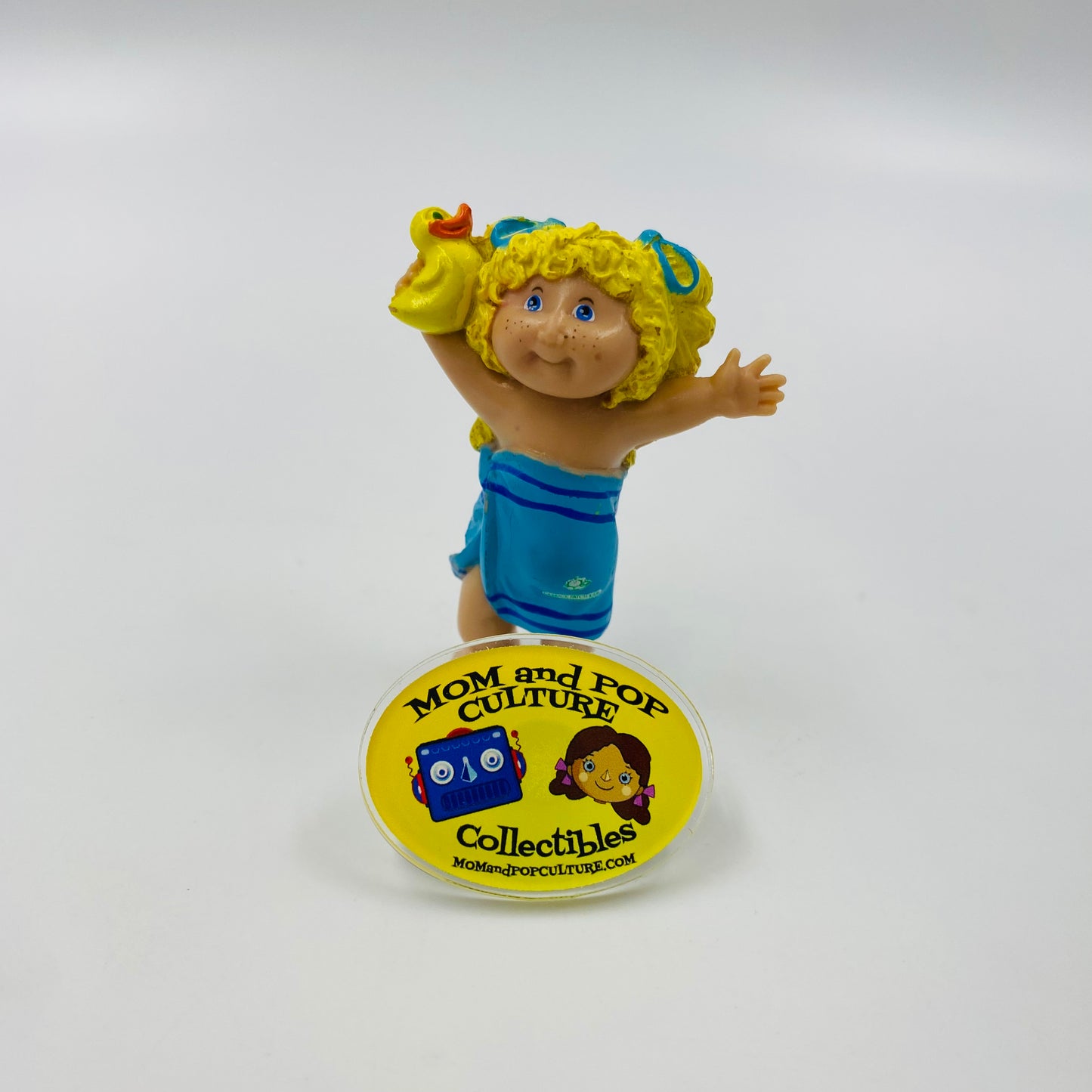 Cabbage Patch Kids blonde hair/blue towel loose PVC figurine (1984) Panosh Place