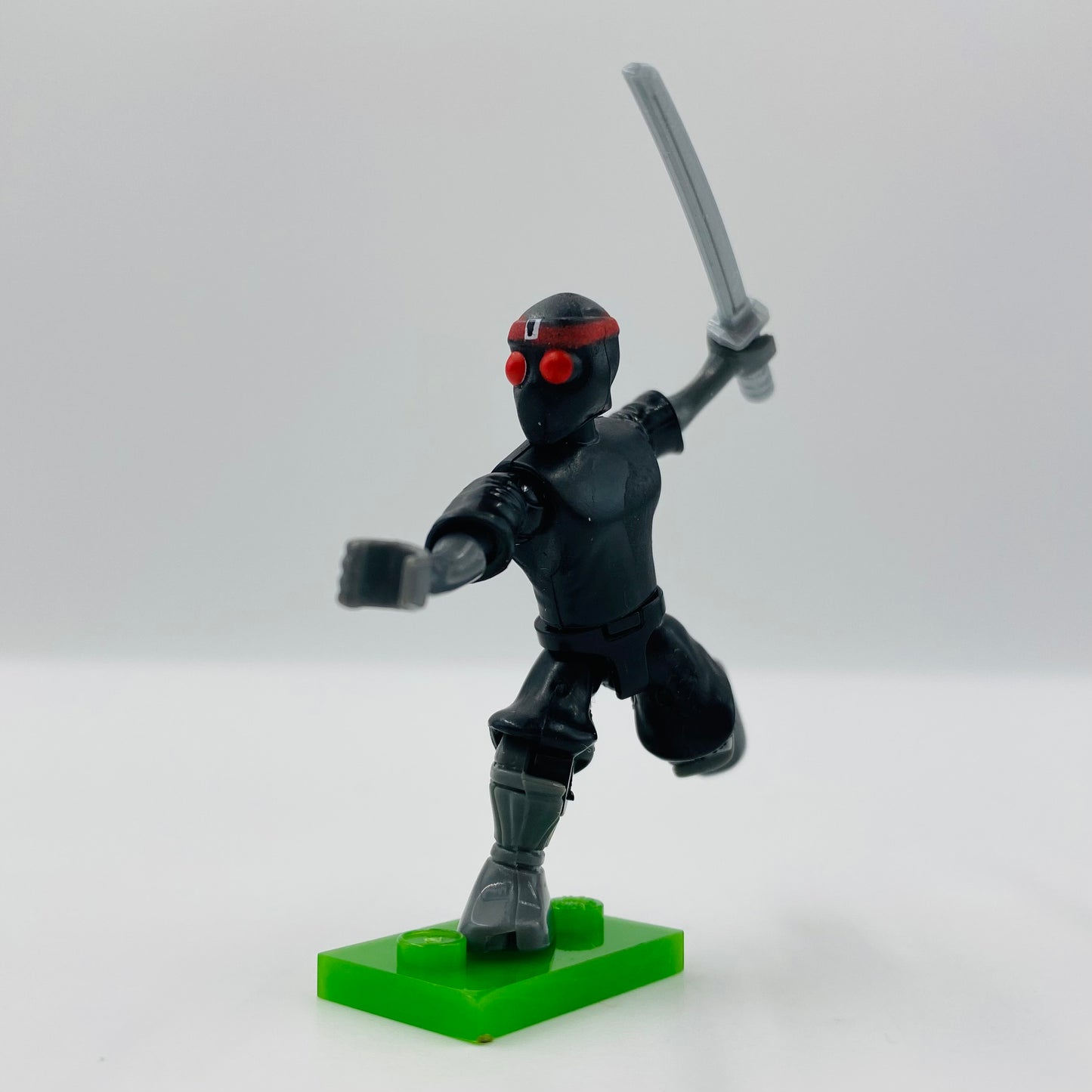Mega Bloks Teenage Mutant Ninja Turtles series 1 Foot Soldier loose 2” micro action figure (2015) Mattel