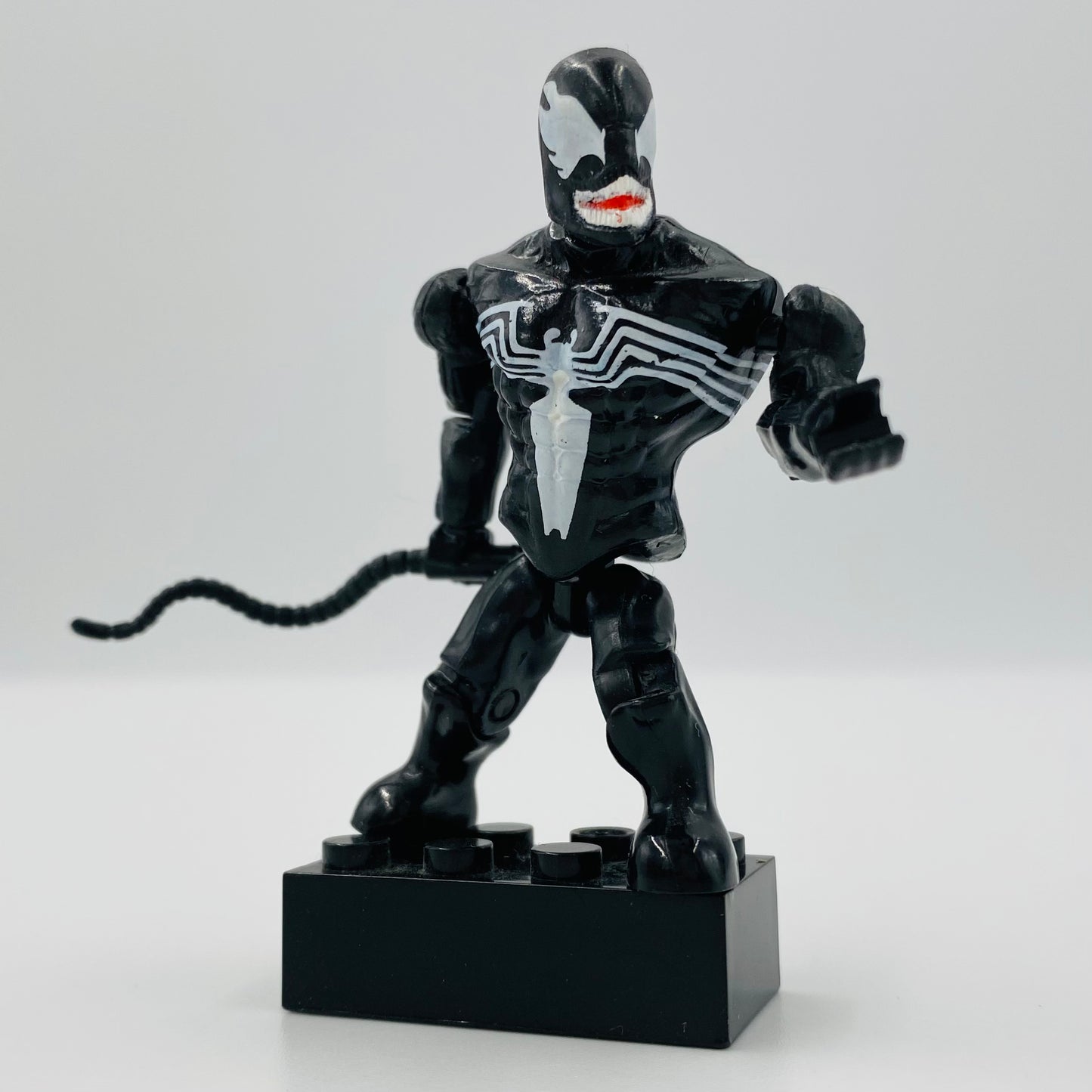 Mega Bloks Marvel series 1 Venom loose 2” micro action figure (2011) MEGA Brands