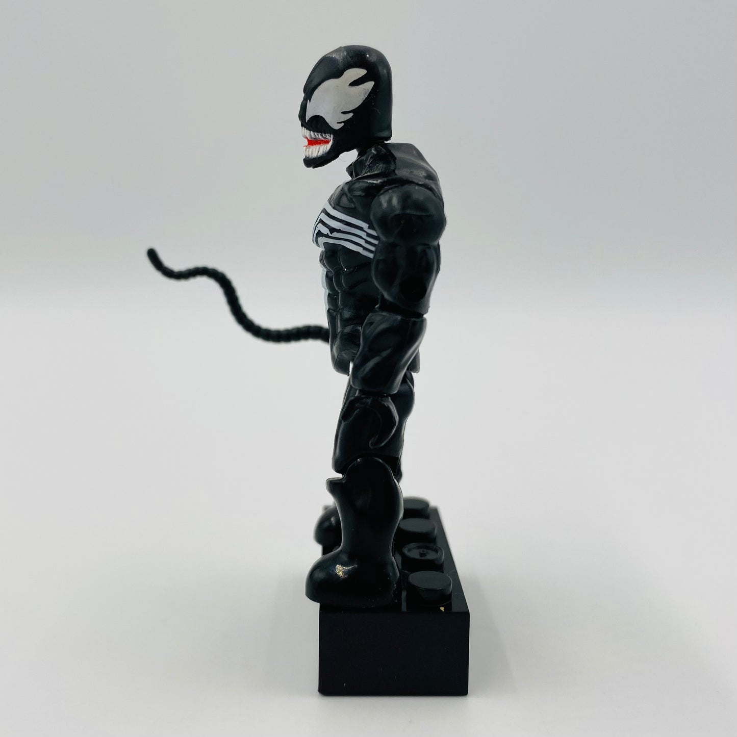 Mega Bloks Marvel series 1 Venom loose 2” micro action figure (2011) MEGA Brands