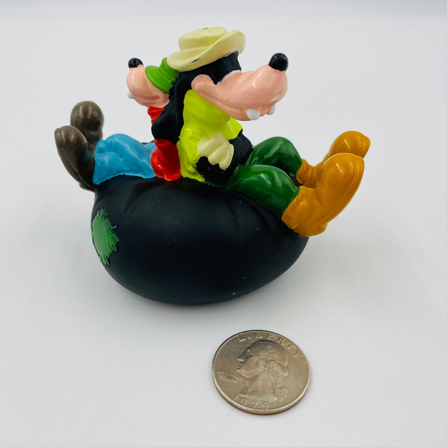 A Goofy Movie Goofy and Max in Water Raft-Squirter Burger King Kids' Meal toy (1995) loose