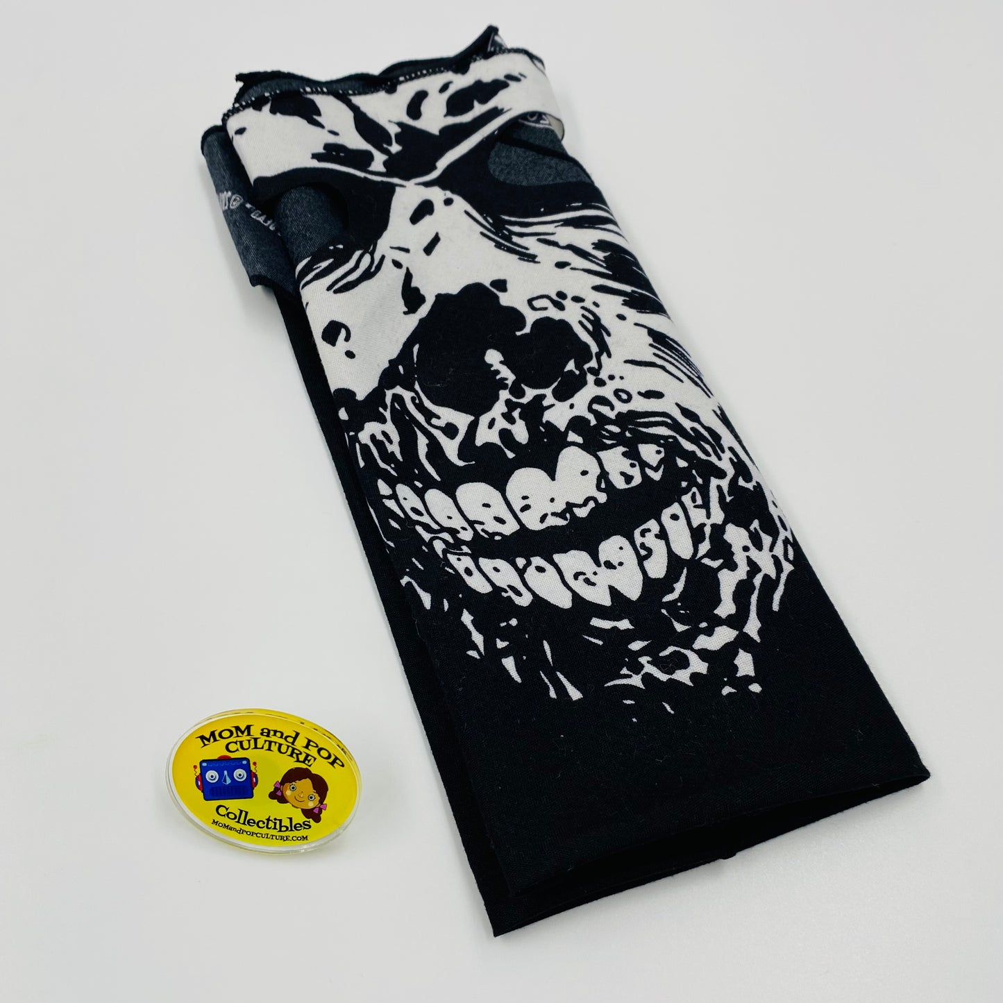Walking Dead 15th Anniversary zombie face bandana (2018) Image