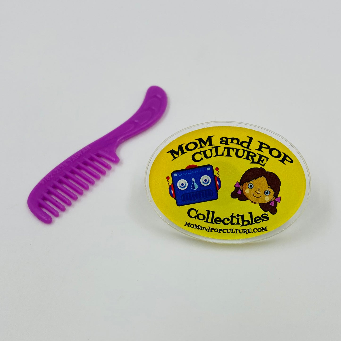 Princess of Power pink lavender comb action figure accessory (1984) Mattel