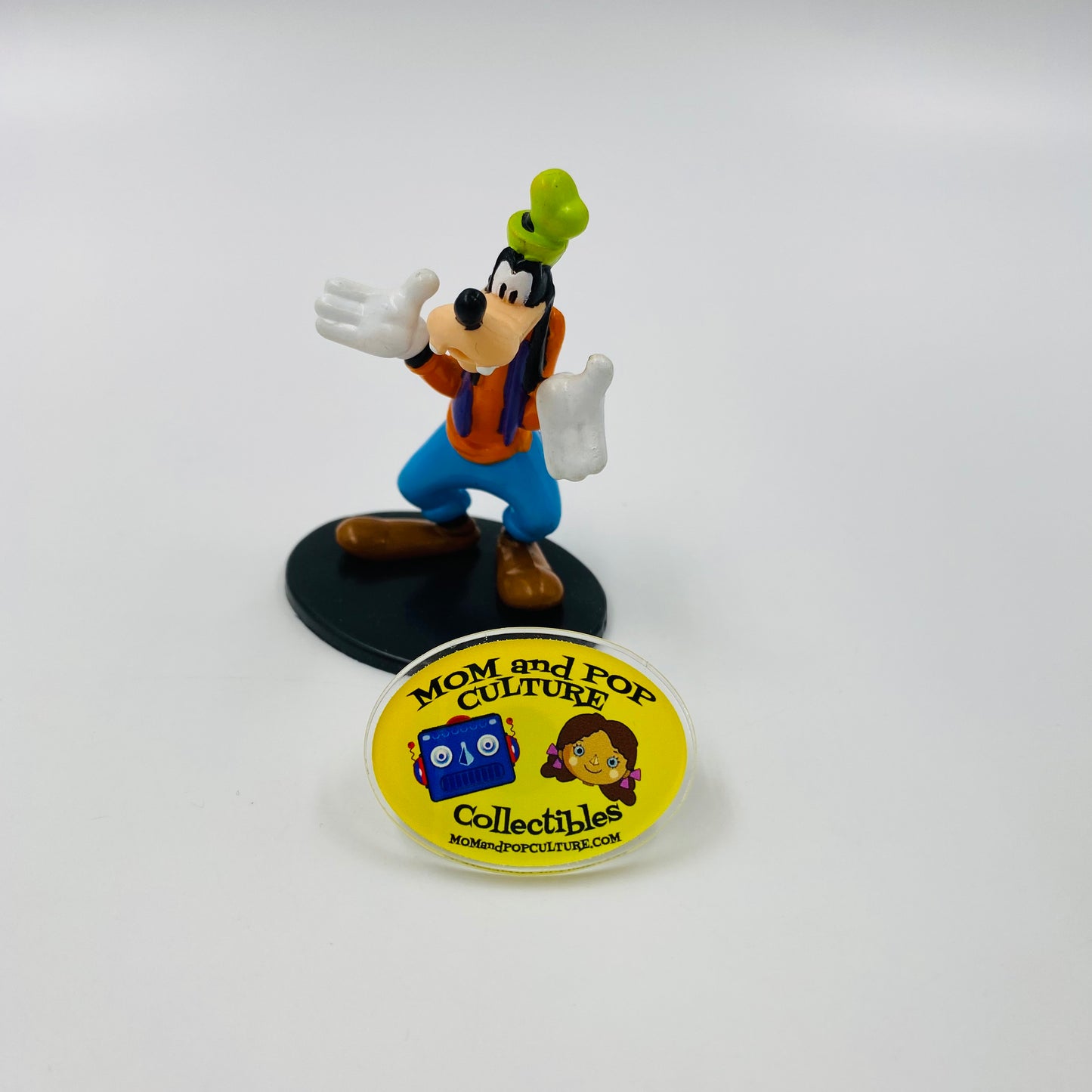 Disney Goofy (shrug) 2.75“ figurine Applause