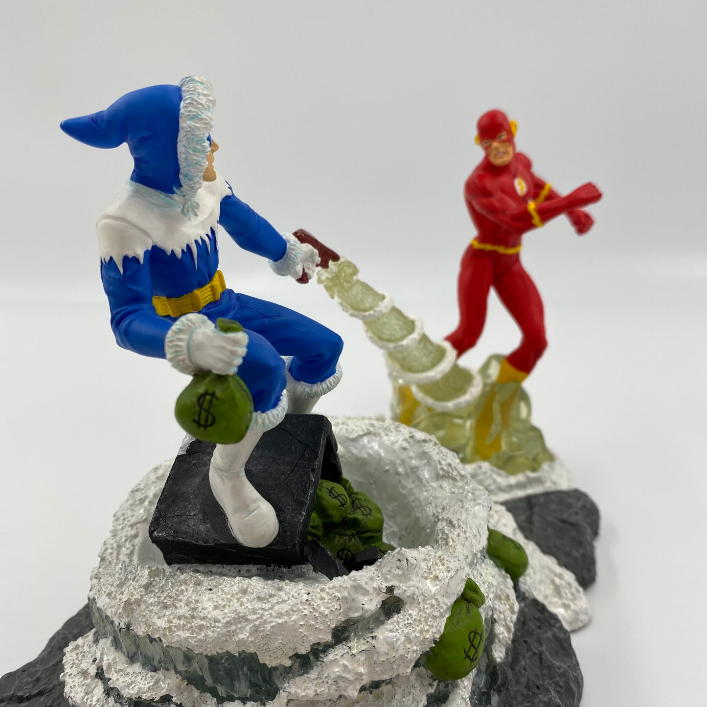 The Flash VS. Captain Cold statue (2001) DC Direct