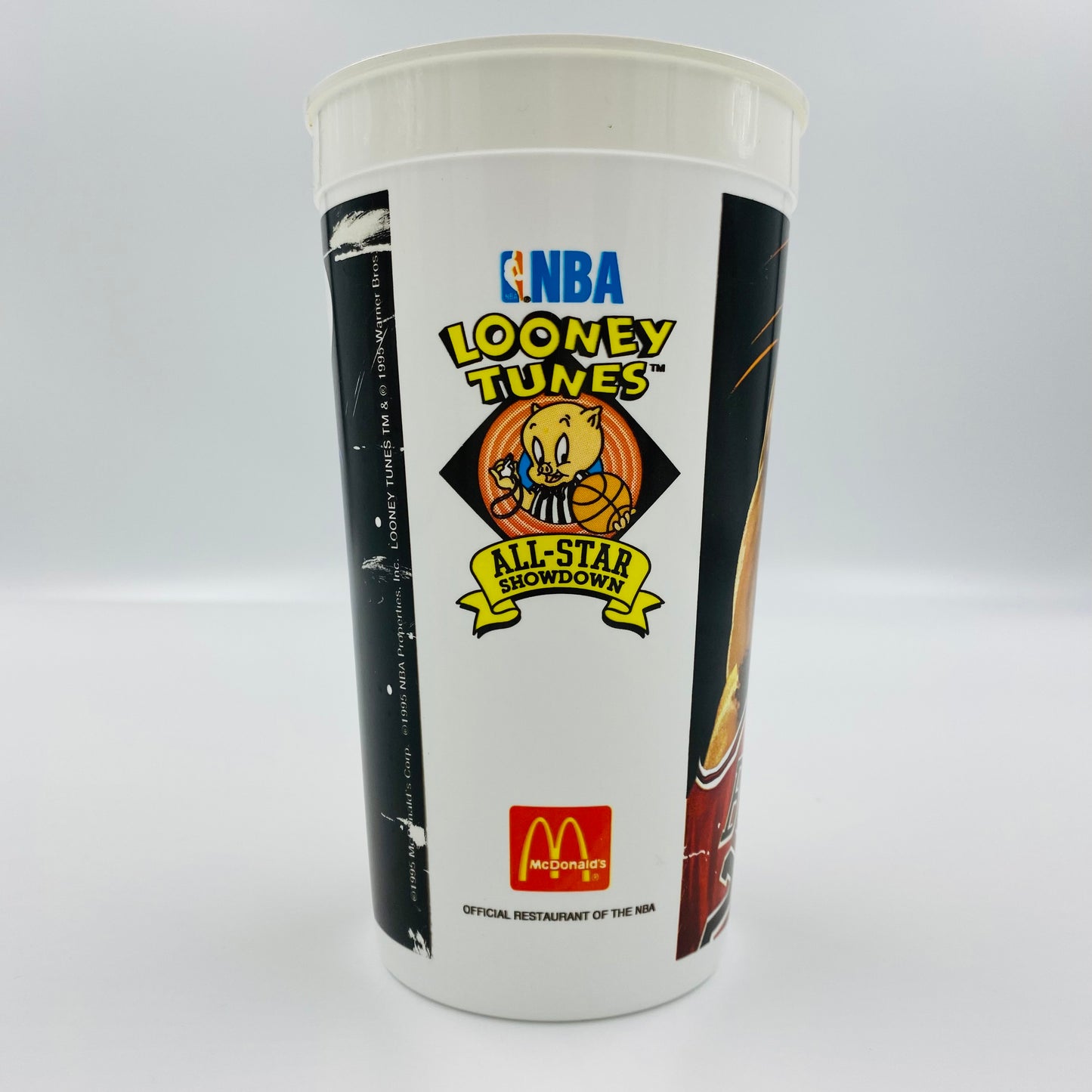 NBA Looney Tunes All-Star Showdown Michael Jordan & Bugs Bunny 32oz plastic cup (1995) McDonald's