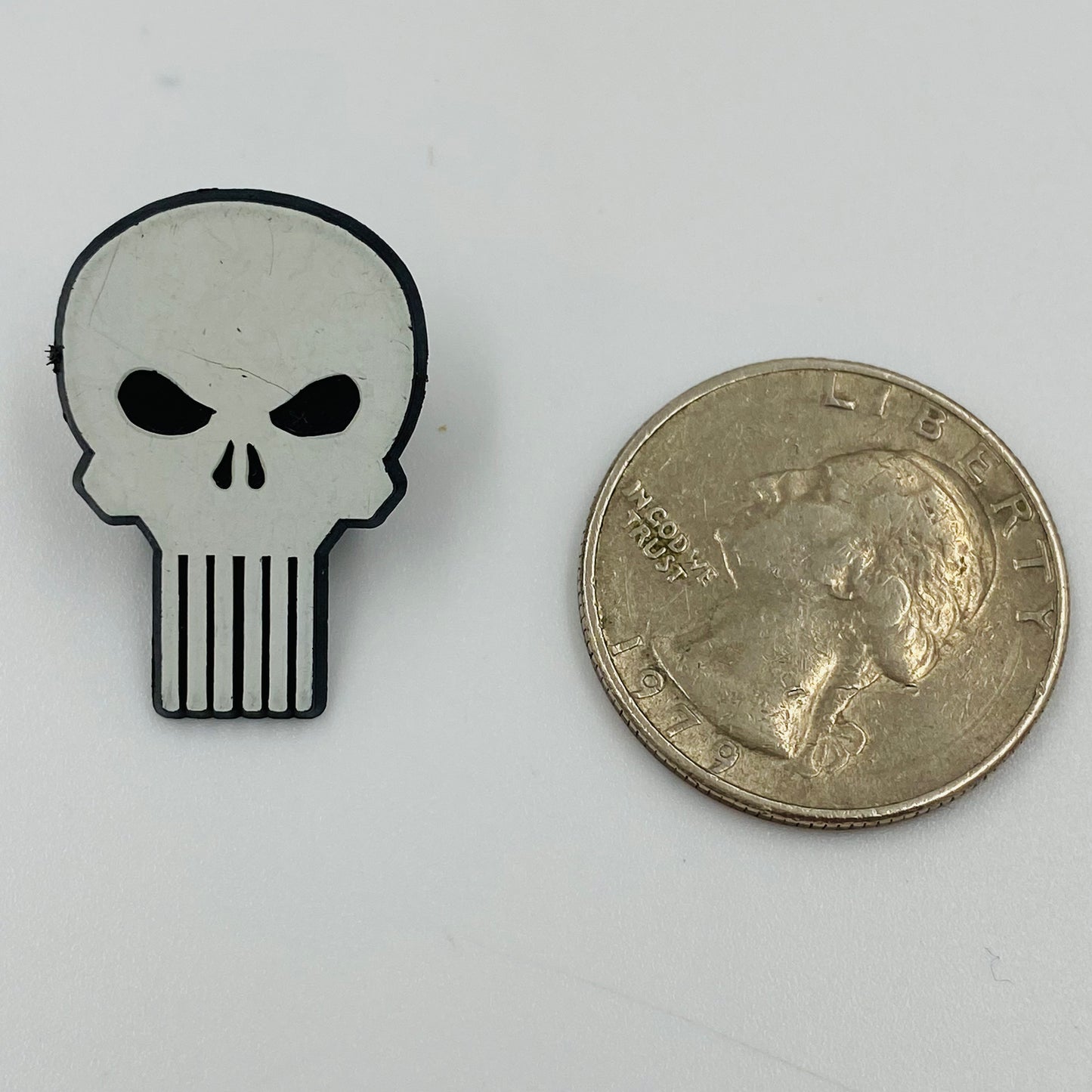 Punisher plastic pin (1992)