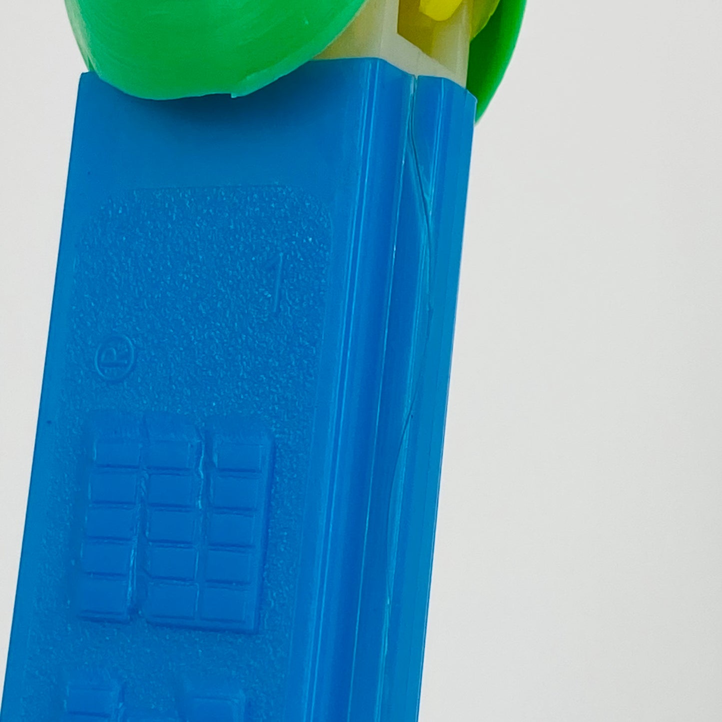 Easter Chick in Green Egg PEZ dispenser (1992) loose 4.9 Hungary