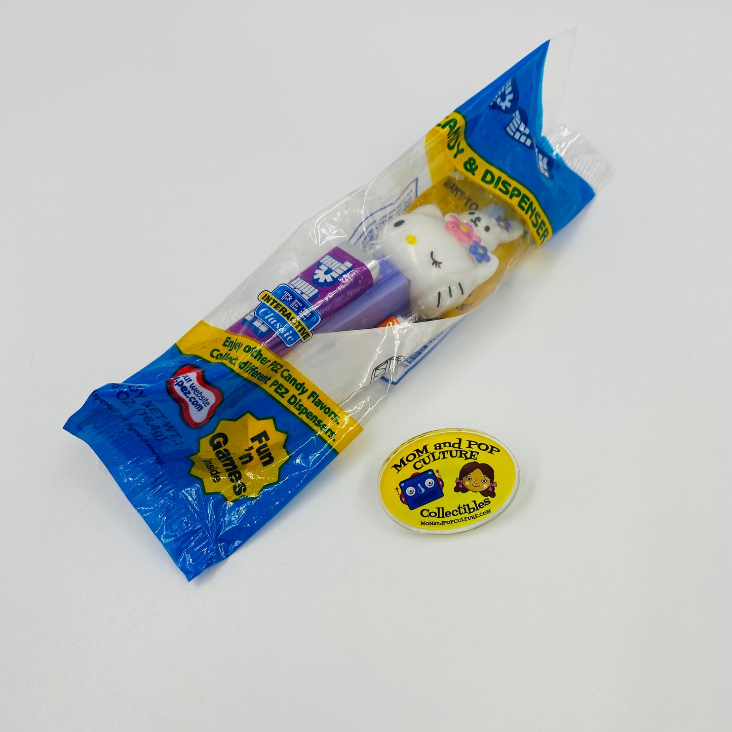 Hello Kitty with rabbit Pez dispenser (2005) bagged 4.9 Hungary blue cello