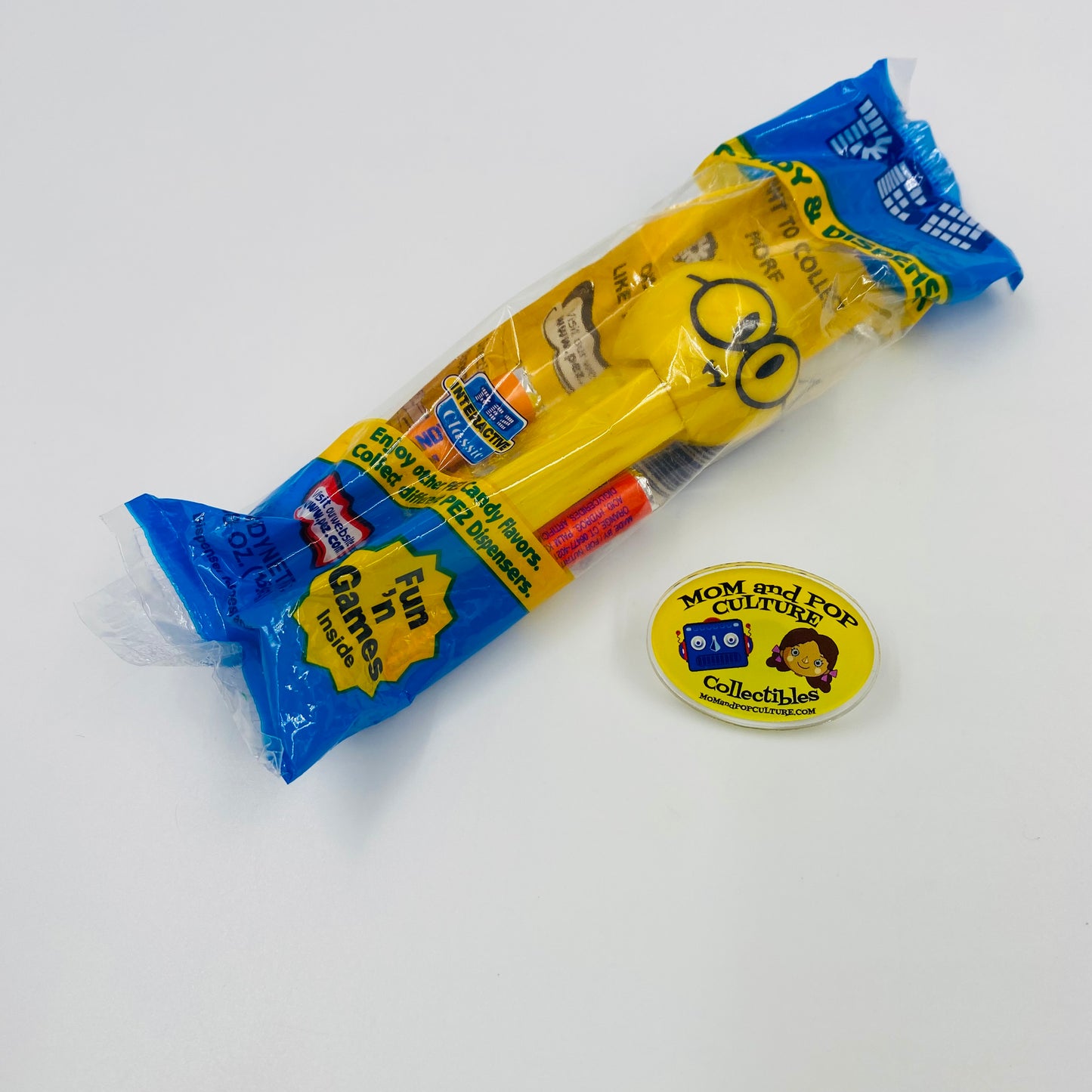 Funky Faces Nerdy Face yellow stem PEZ dispenser (2003) bagged 4.9 Hungary blue cello