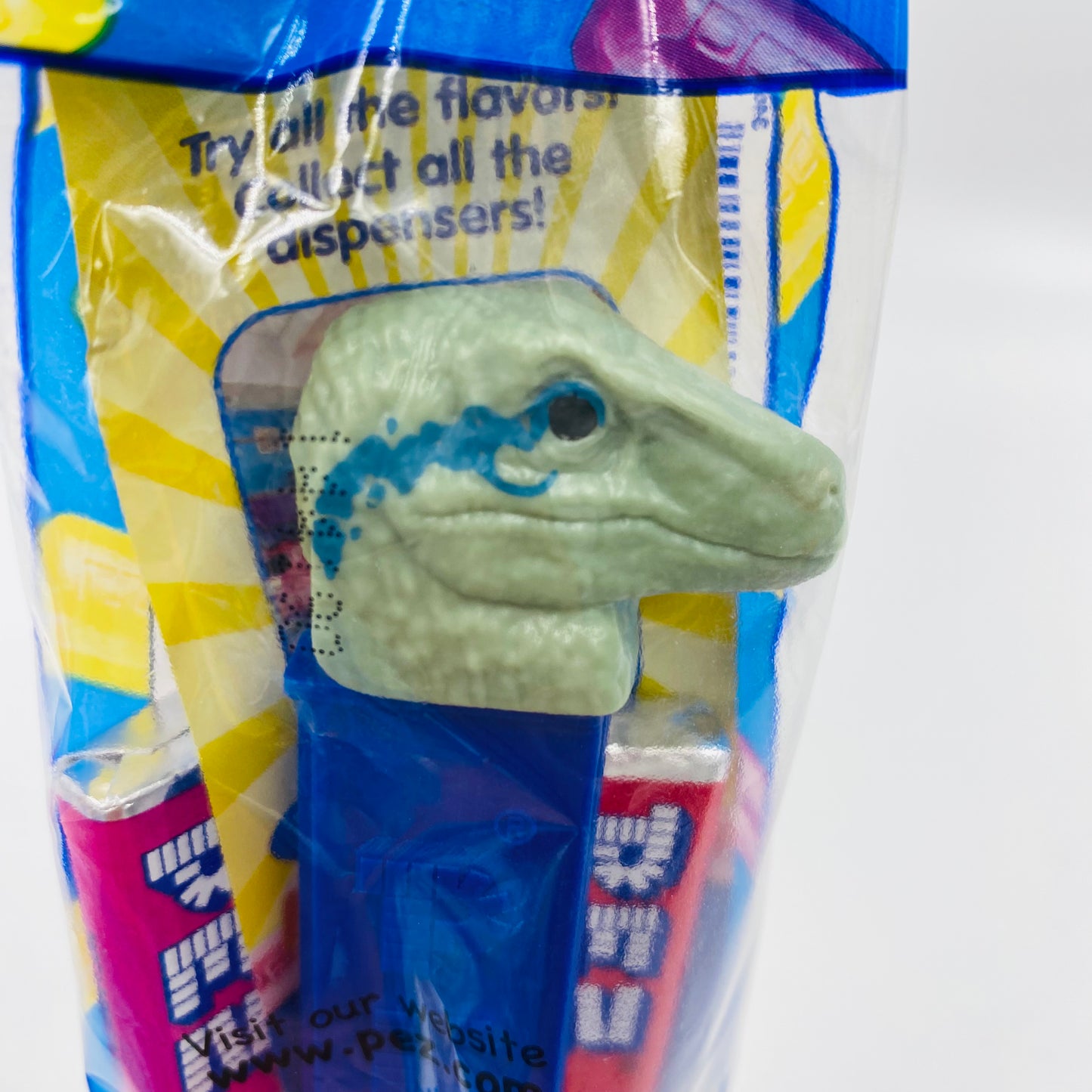 Jurassic World Velociraptor Blue PEZ dispenser (2018) bagged 7.5 China