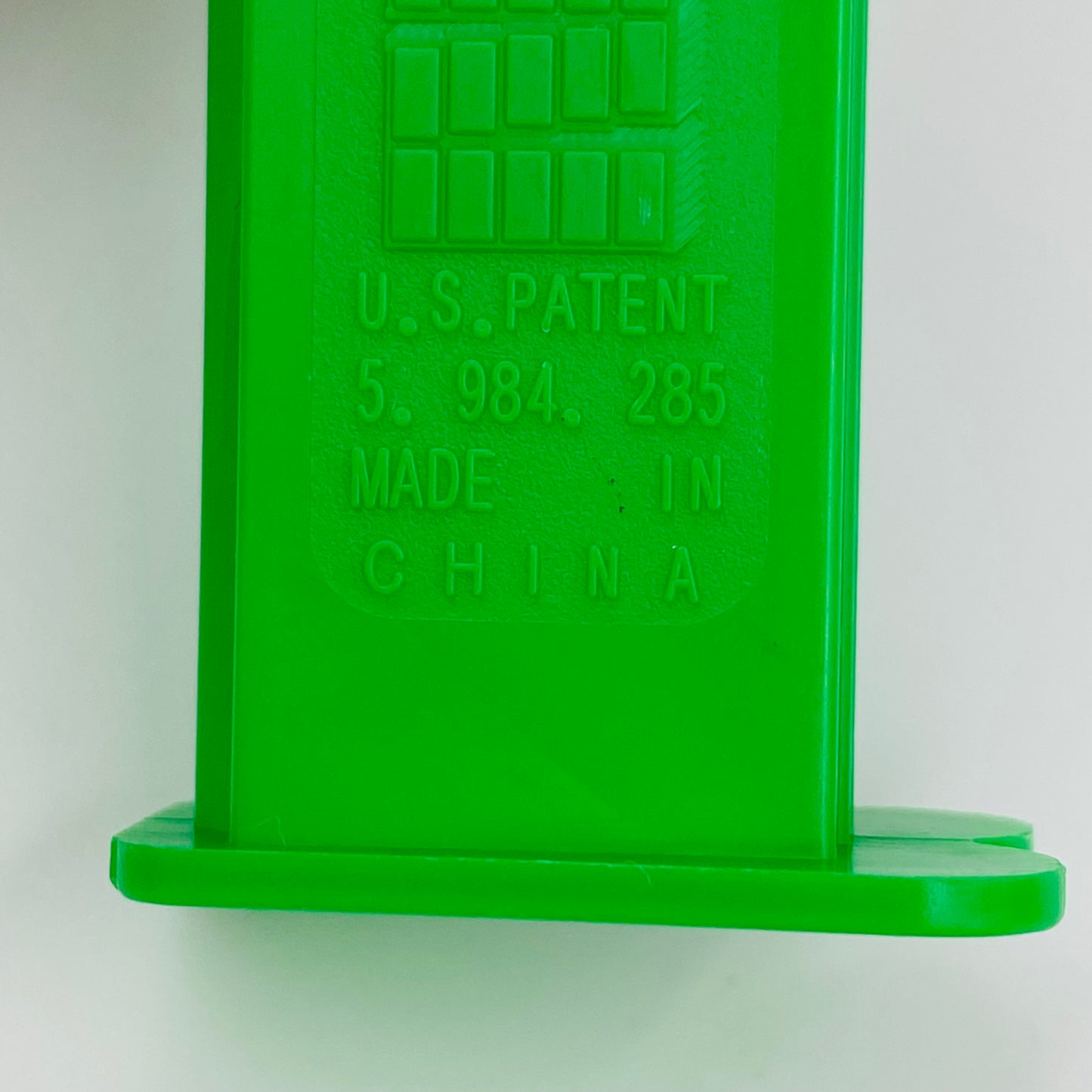 NASCAR Bobby LaBonte Helmet PEZ dispenser (2005) loose 5.9 China