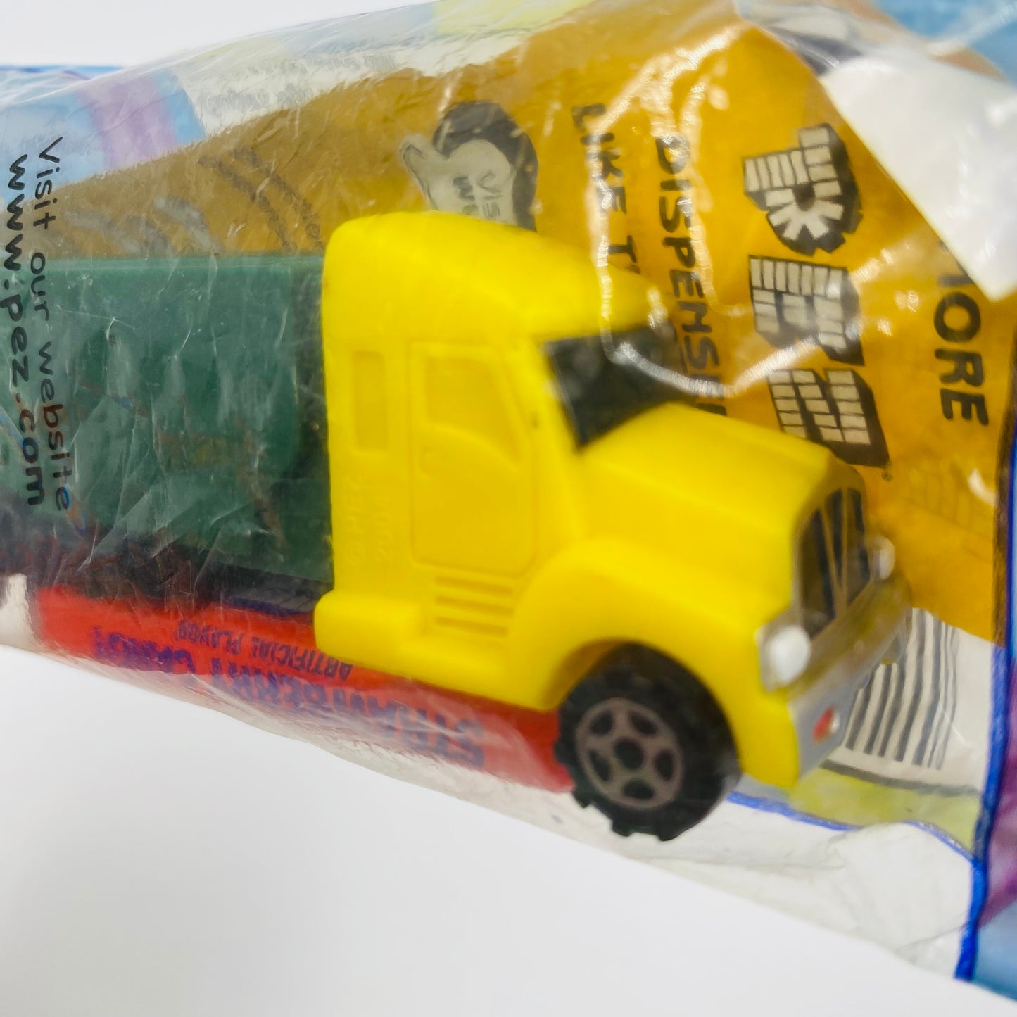 PEZ Trucks Series E yellow cab/green trailer PEZ dispenser (2004) bagged 5.9 China