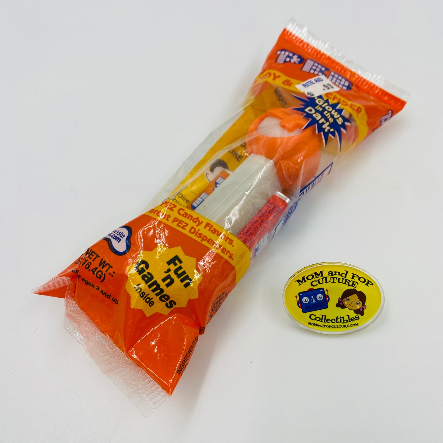 Halloween Glow in the Dark Jack O Lantern PEZ dispenser (2003) bagged 4.9 Hungary orange cello
