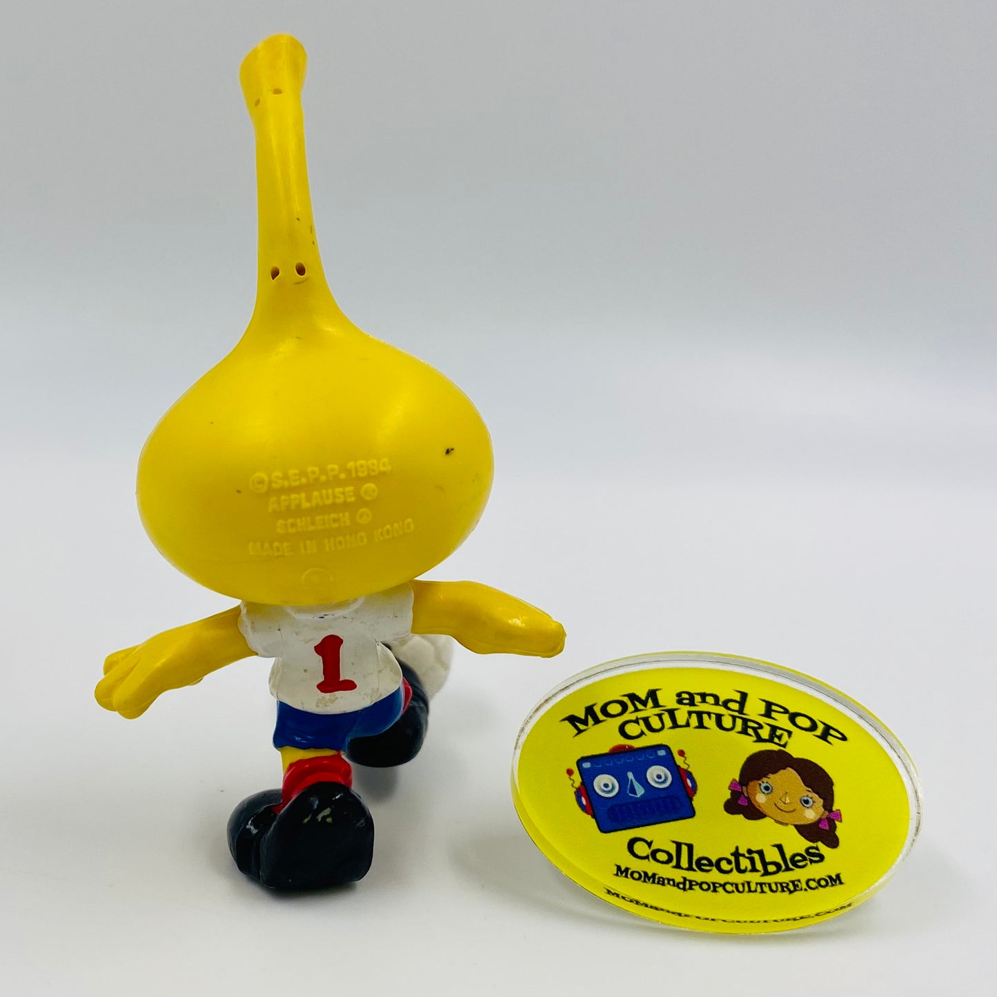 Snorks Allstar with soccer ball (1984) Schleich & Applause