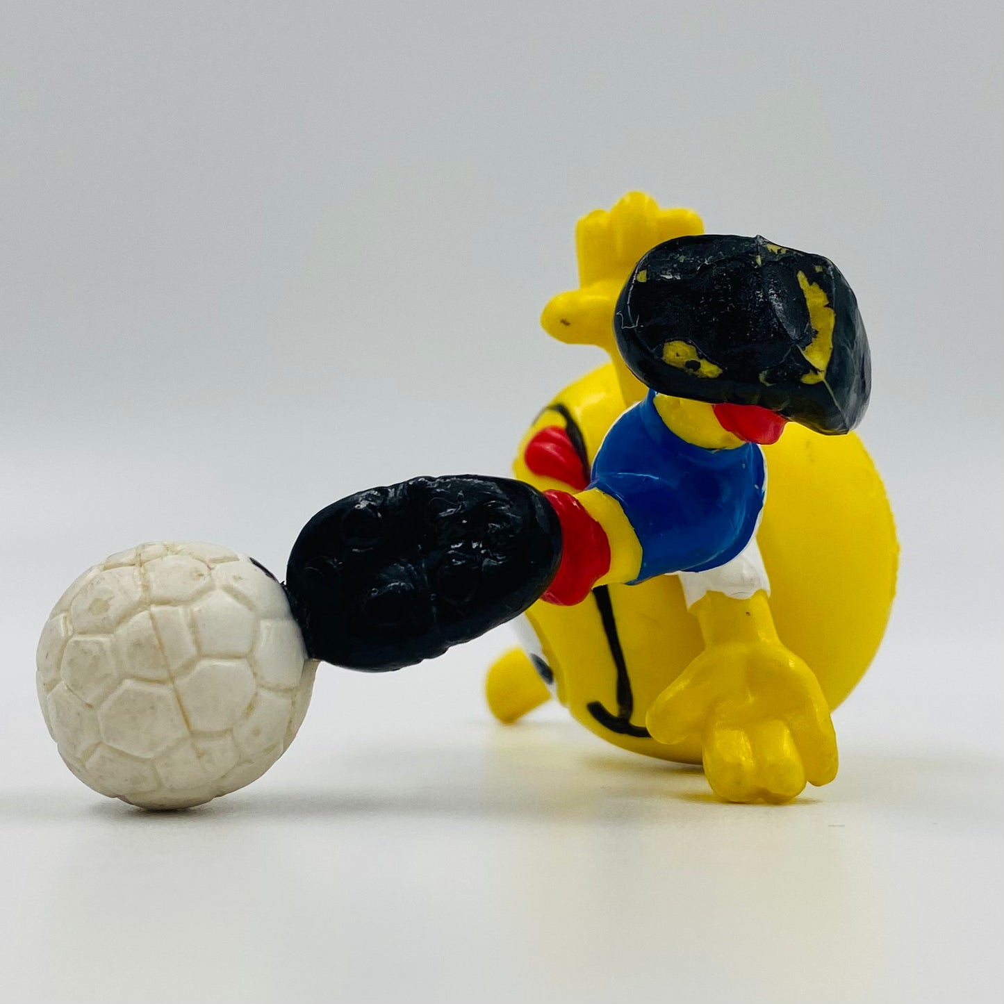 Snorks Allstar with soccer ball (1984) Schleich & Applause