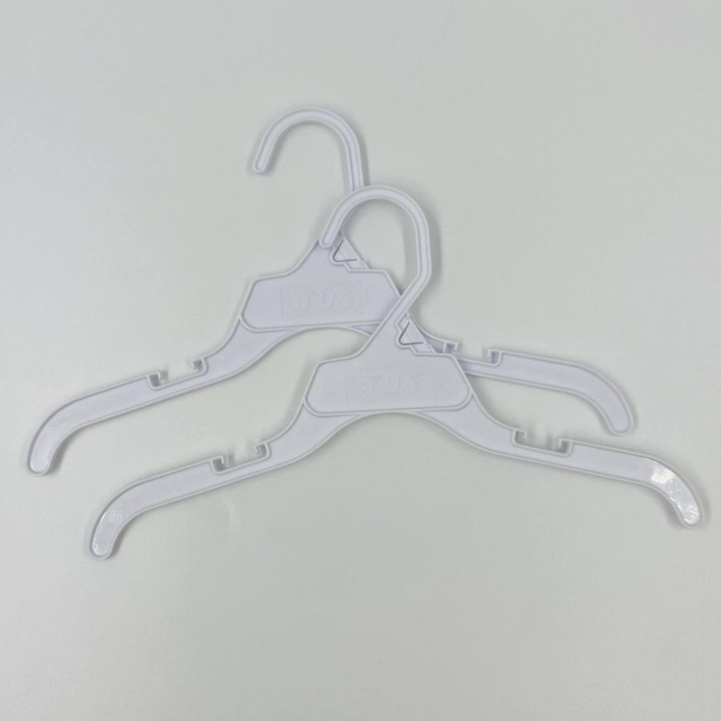 Toys “R” Us hanger 2-pack