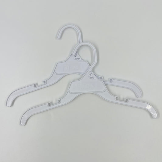 Toys “R” Us hanger 2-pack