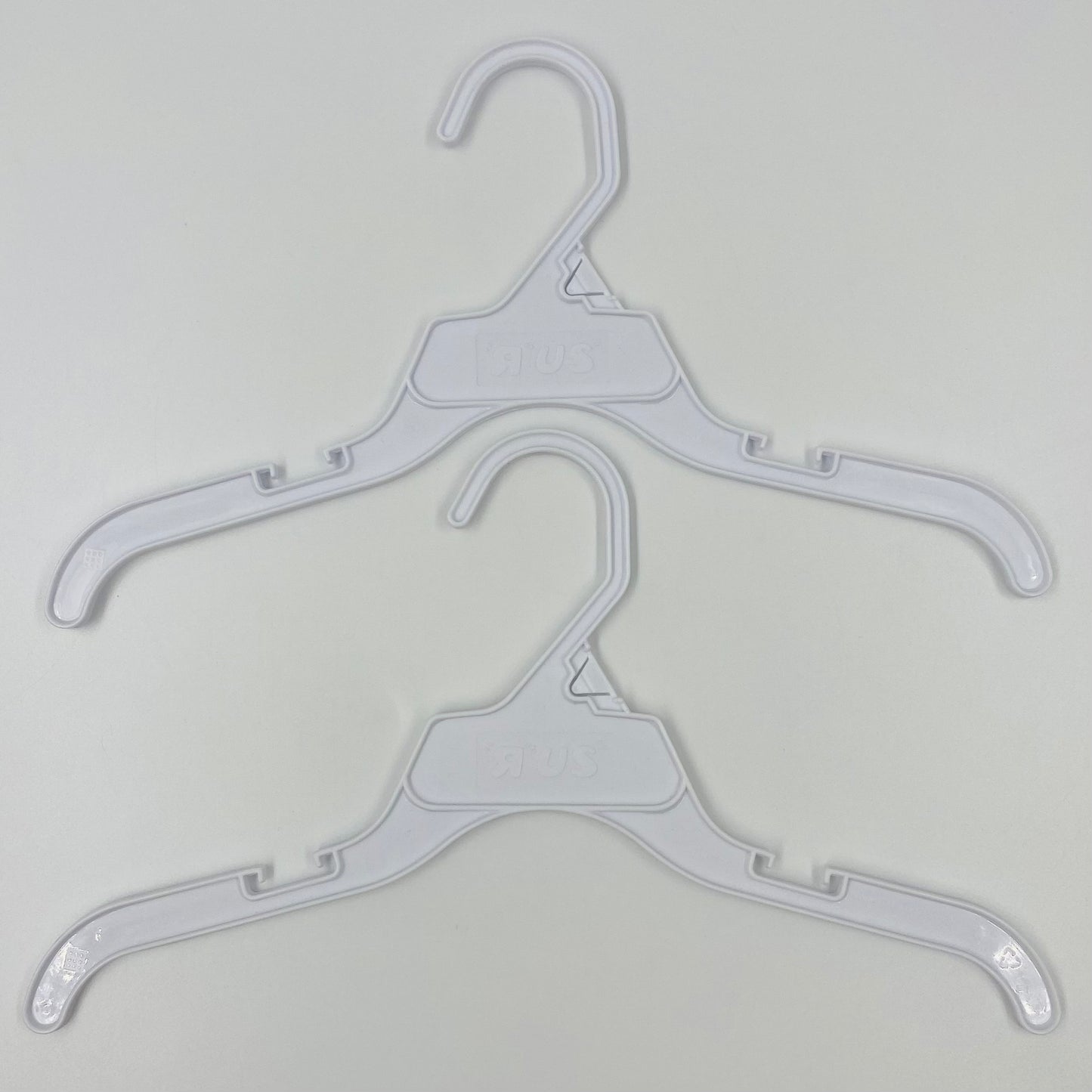 Toys “R” Us hanger 2-pack