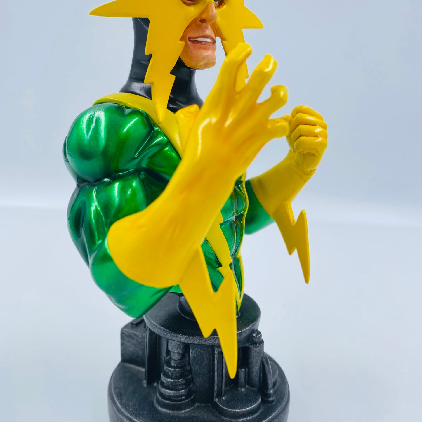 Electro Marvel mini-bust (2005) Bowen Designs