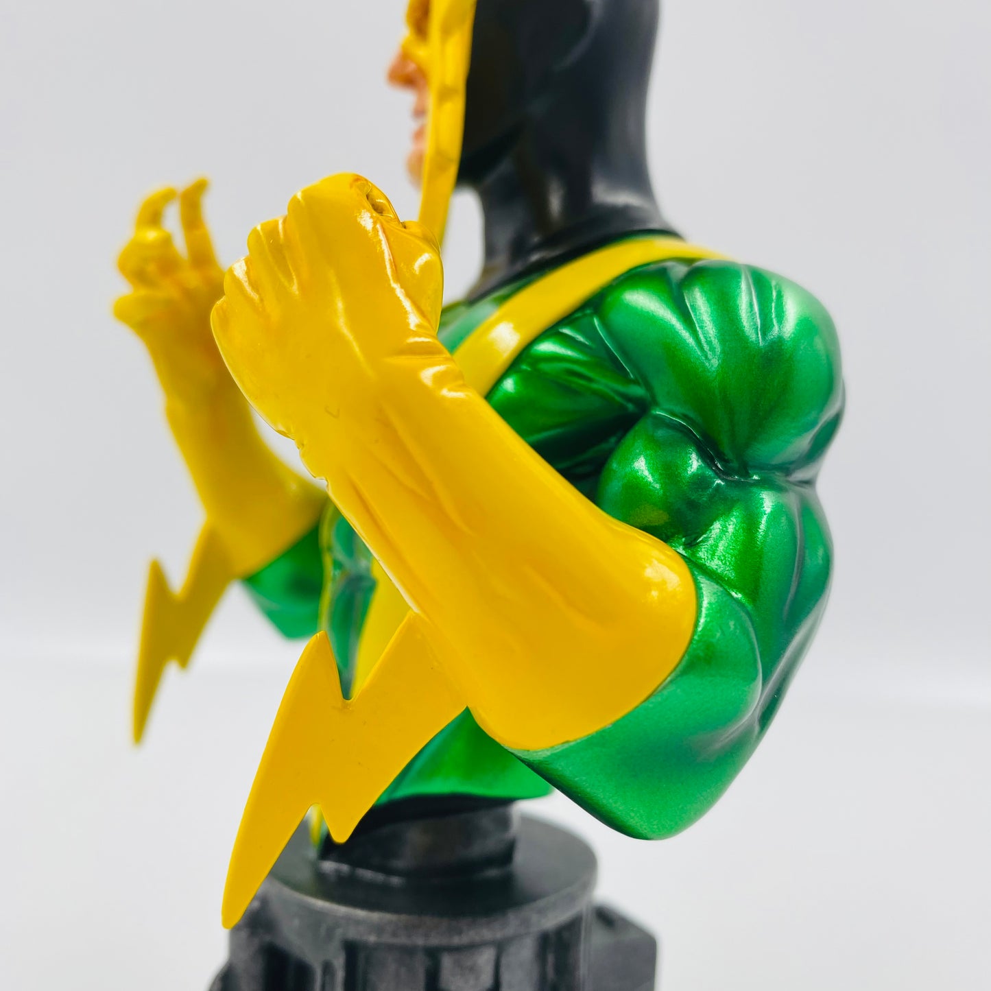 Electro Marvel mini-bust (2005) Bowen Designs