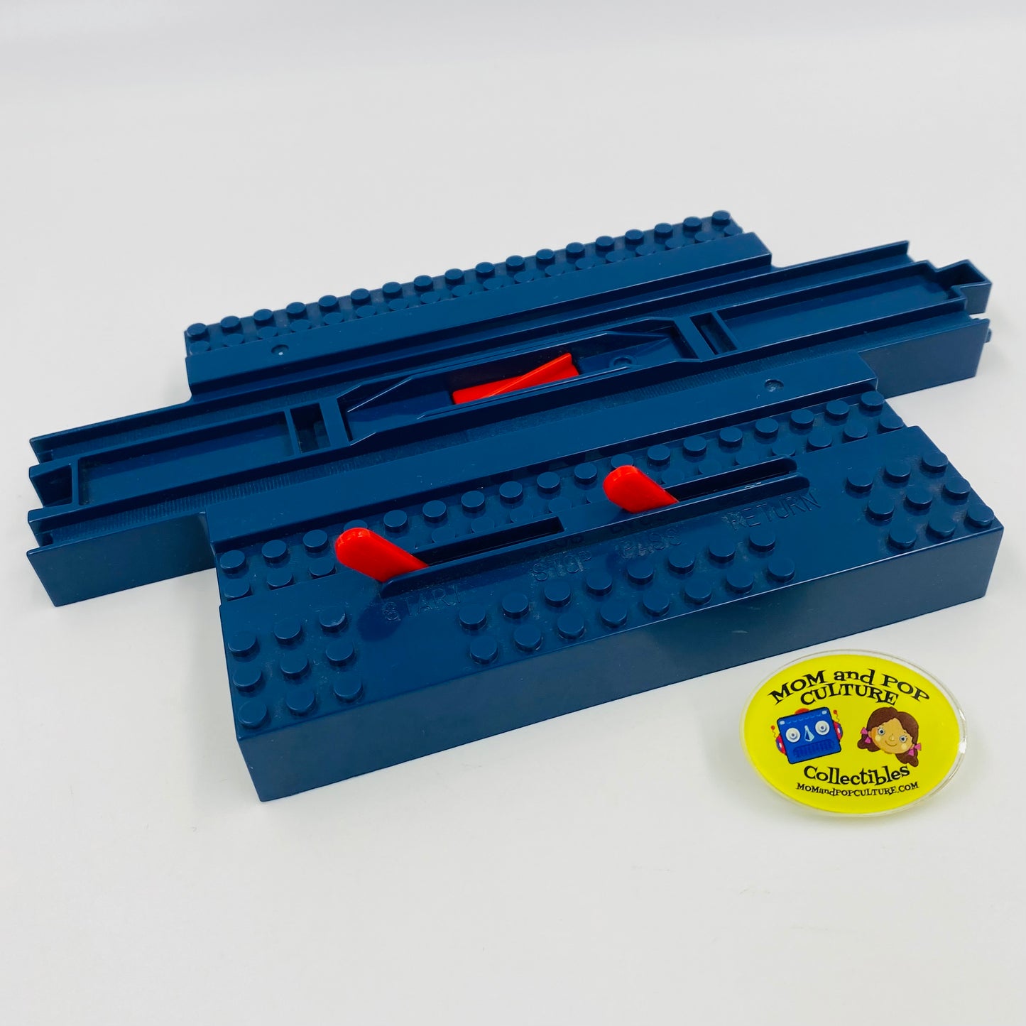 Tomytrain stop and return engine shed base railroad track piece (1989) Tomy