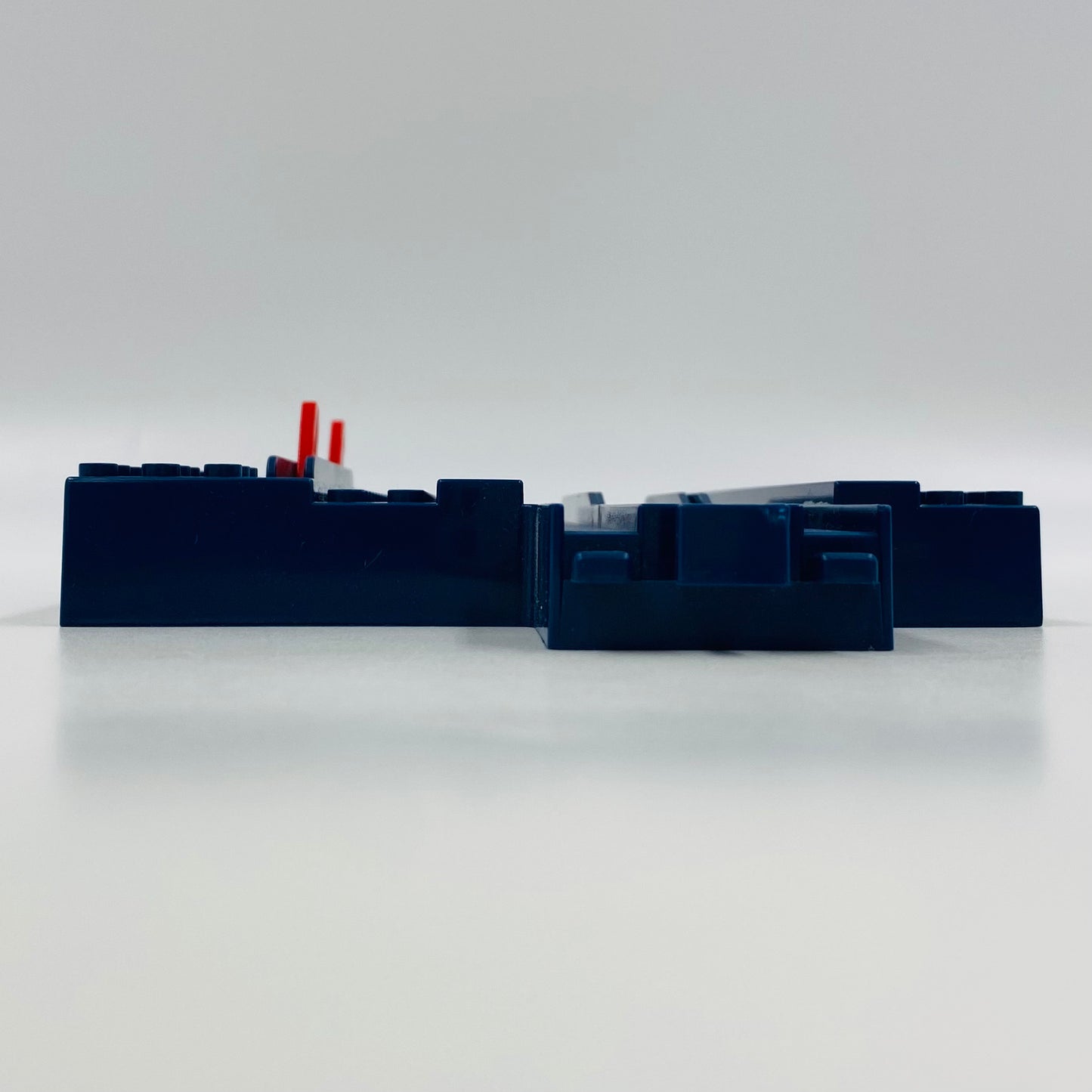 Tomytrain stop and return engine shed base railroad track piece (1989) Tomy