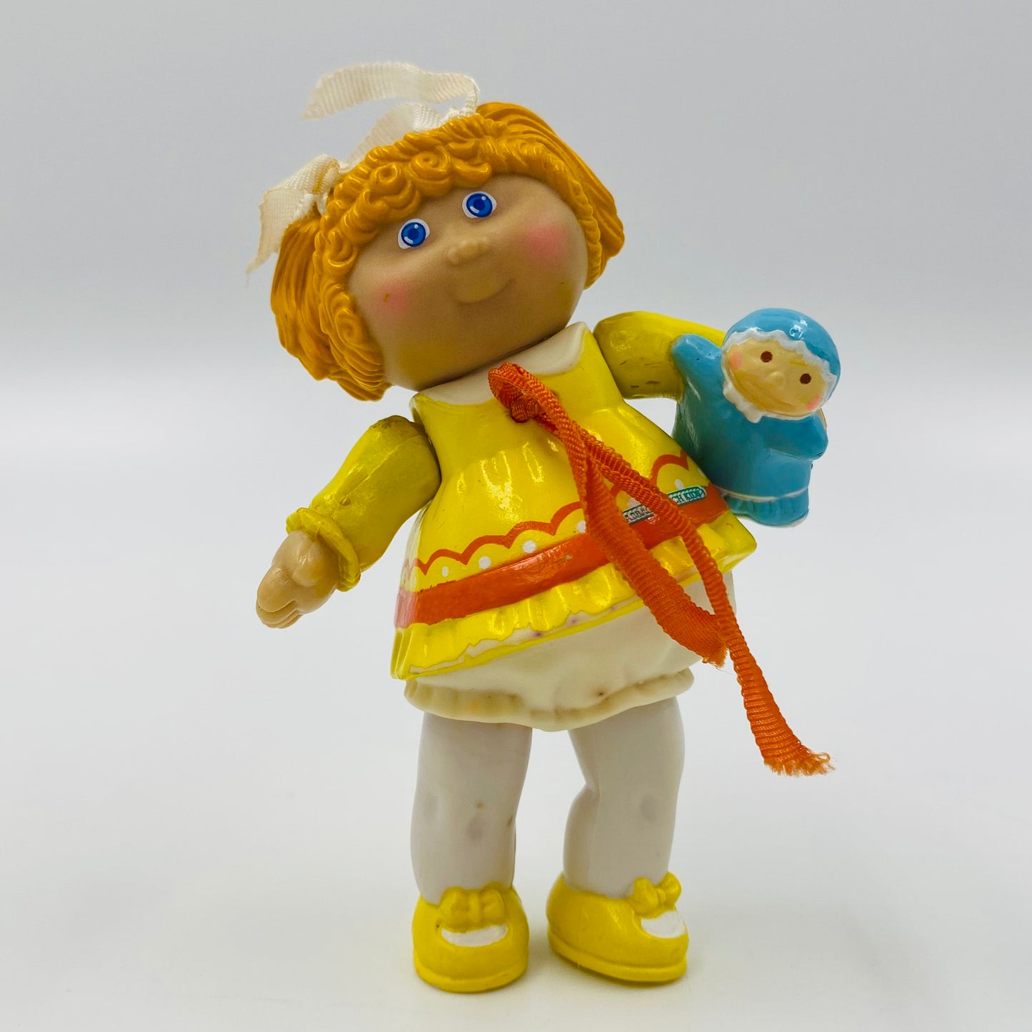 Cabbage Patch Kids yellow, white & orange outfit/blue doll loose 3.5” poseable figure (1984) Panosh Place