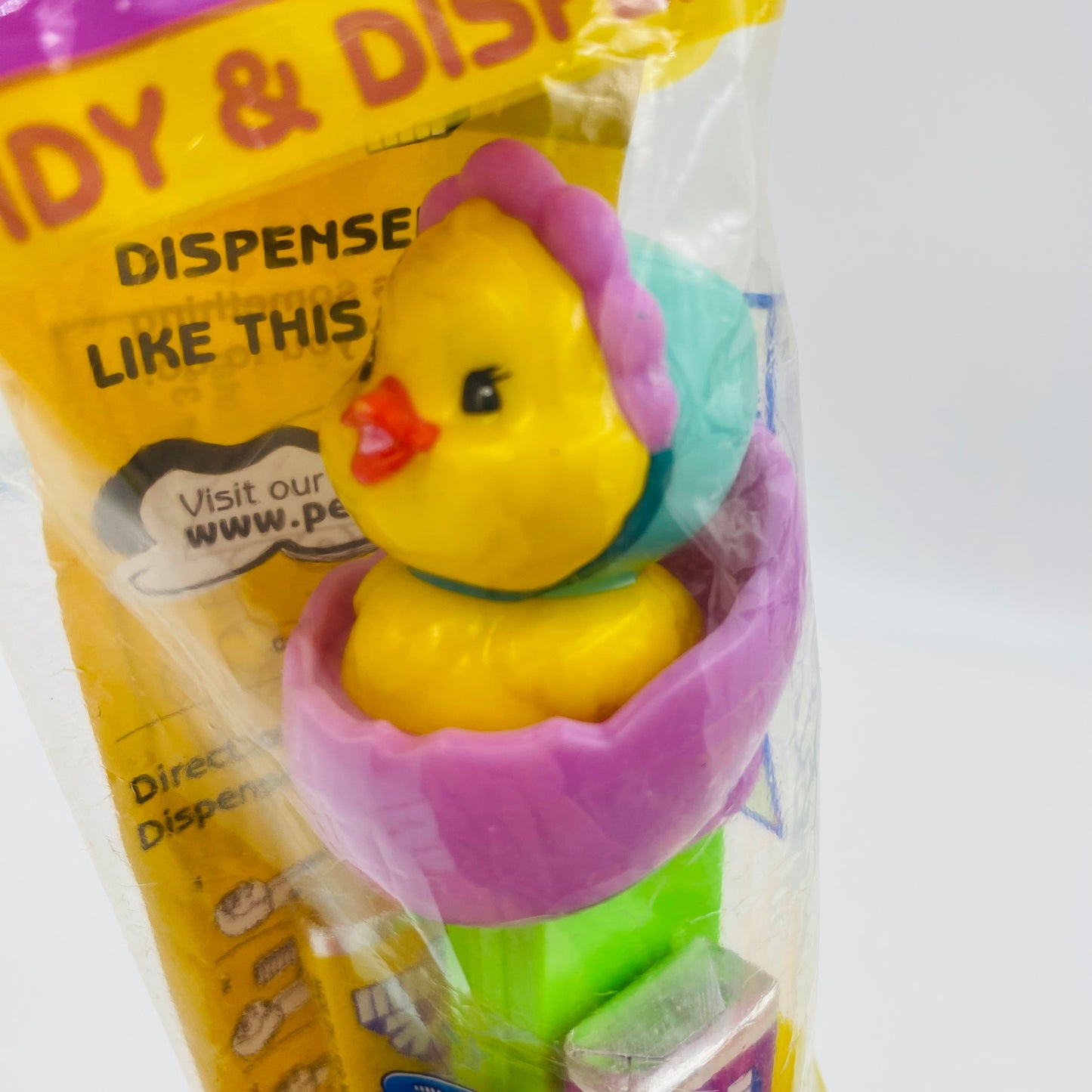 Easter Chick in Egg PEZ dispenser (2004) bagged 5.9 Slovenia