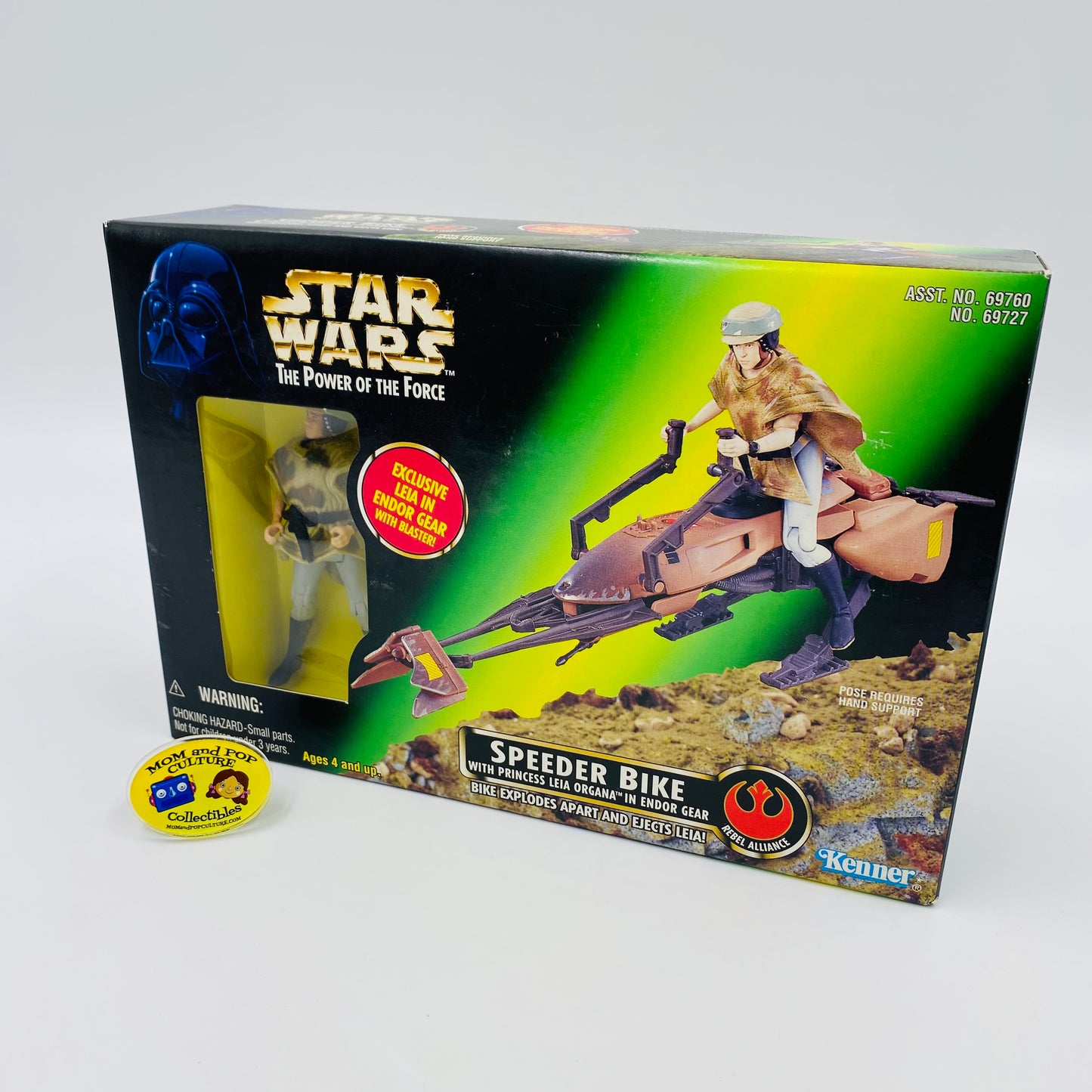 Star Wars Power of the Force II Speeder Bike with Princess Leia Organa in Endor Gear boxed 3.75” vehicle & action figure (1997) Kenner