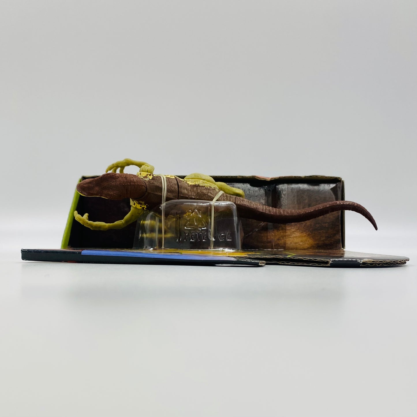 Jurassic World Camp Cretaceous Dino Escape Fierce Force Velociraptor carded action figure (2021) Mattel