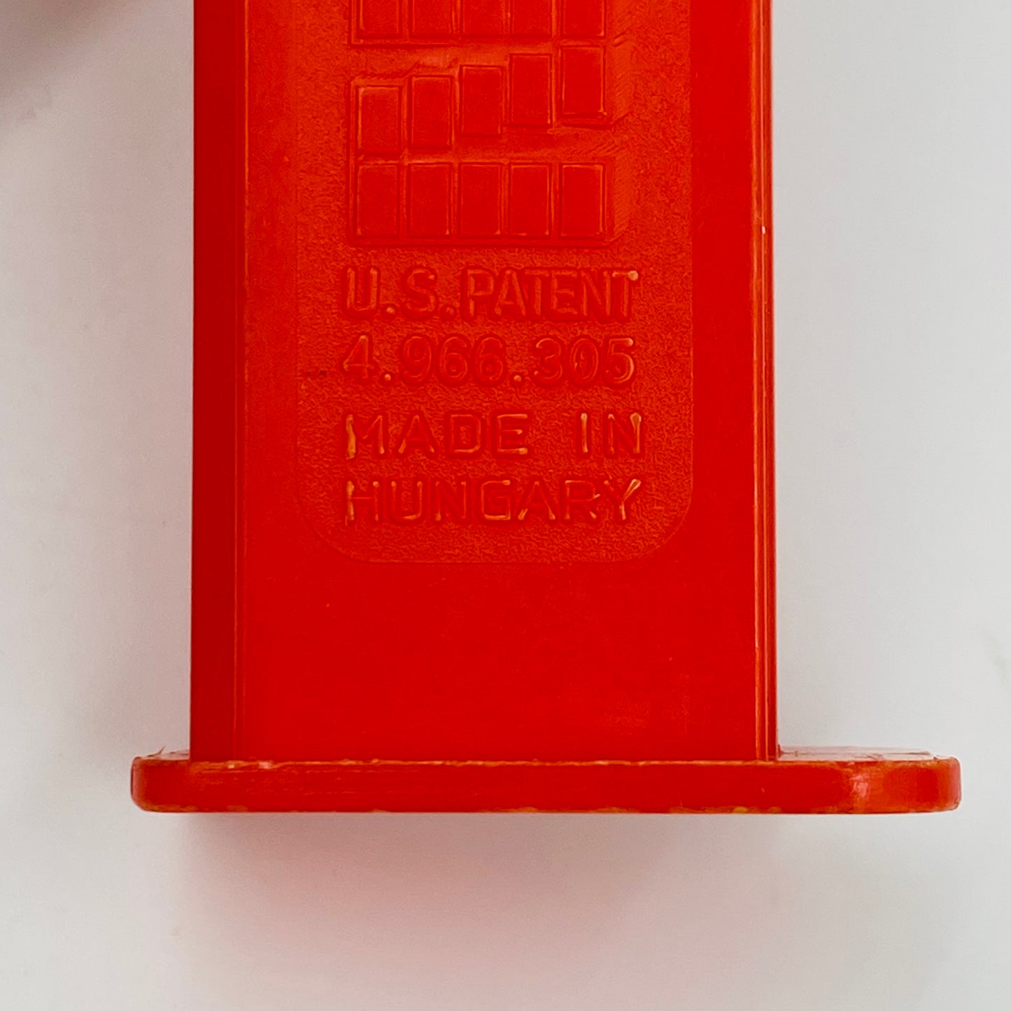 SpongeBob SquarePants red stem PEZ dispenser (2004) loose 4.9 Hungary