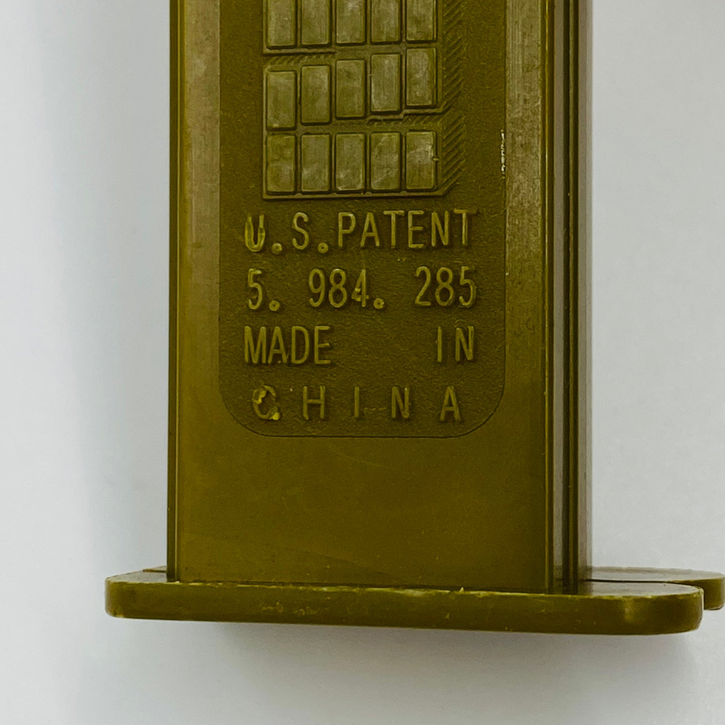 Over The Hedge Verne PEZ dispenser (2006) loose 5.9 China