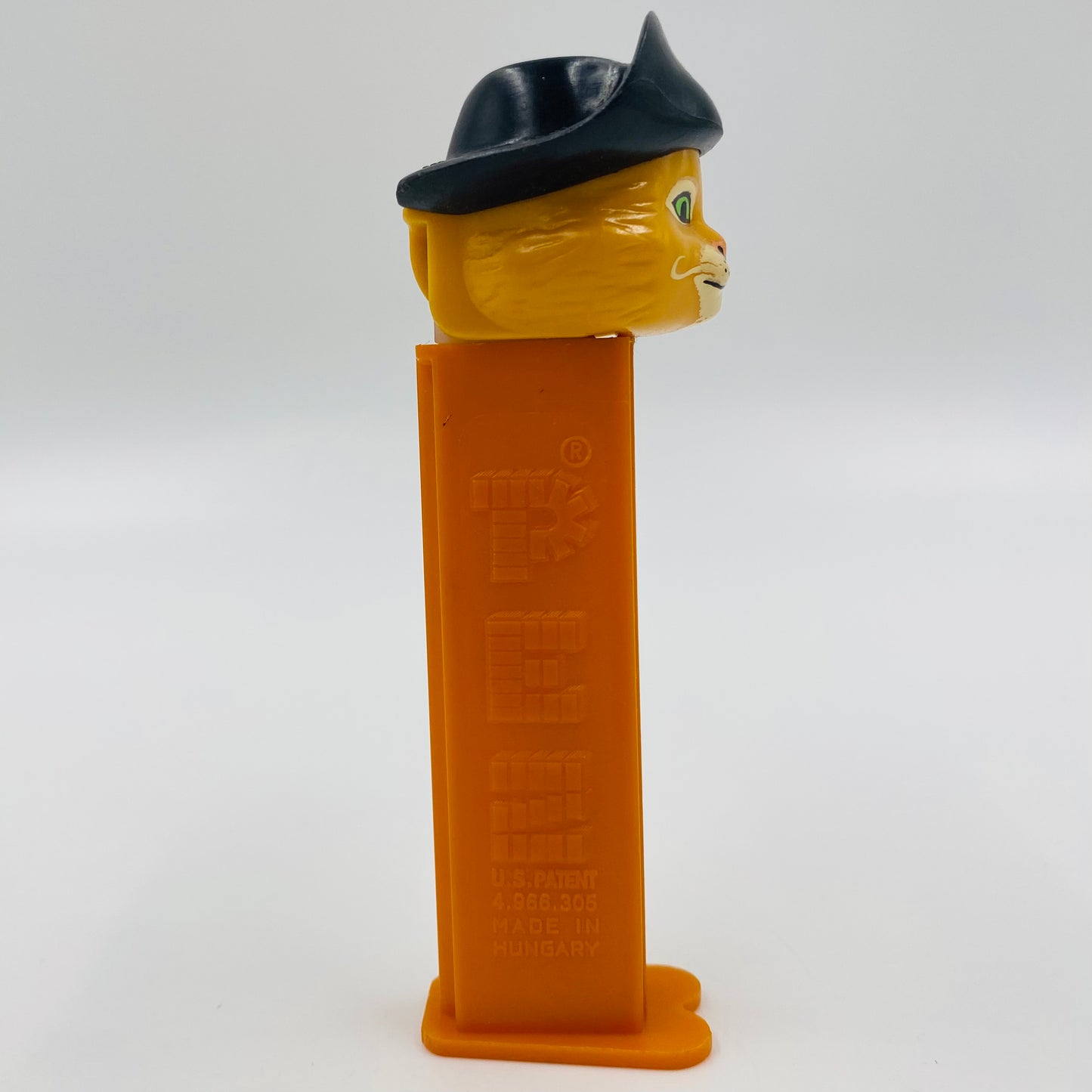 Shrek Puss 'n Boots PEZ dispenser (2007) bagged 4.9 Hungary