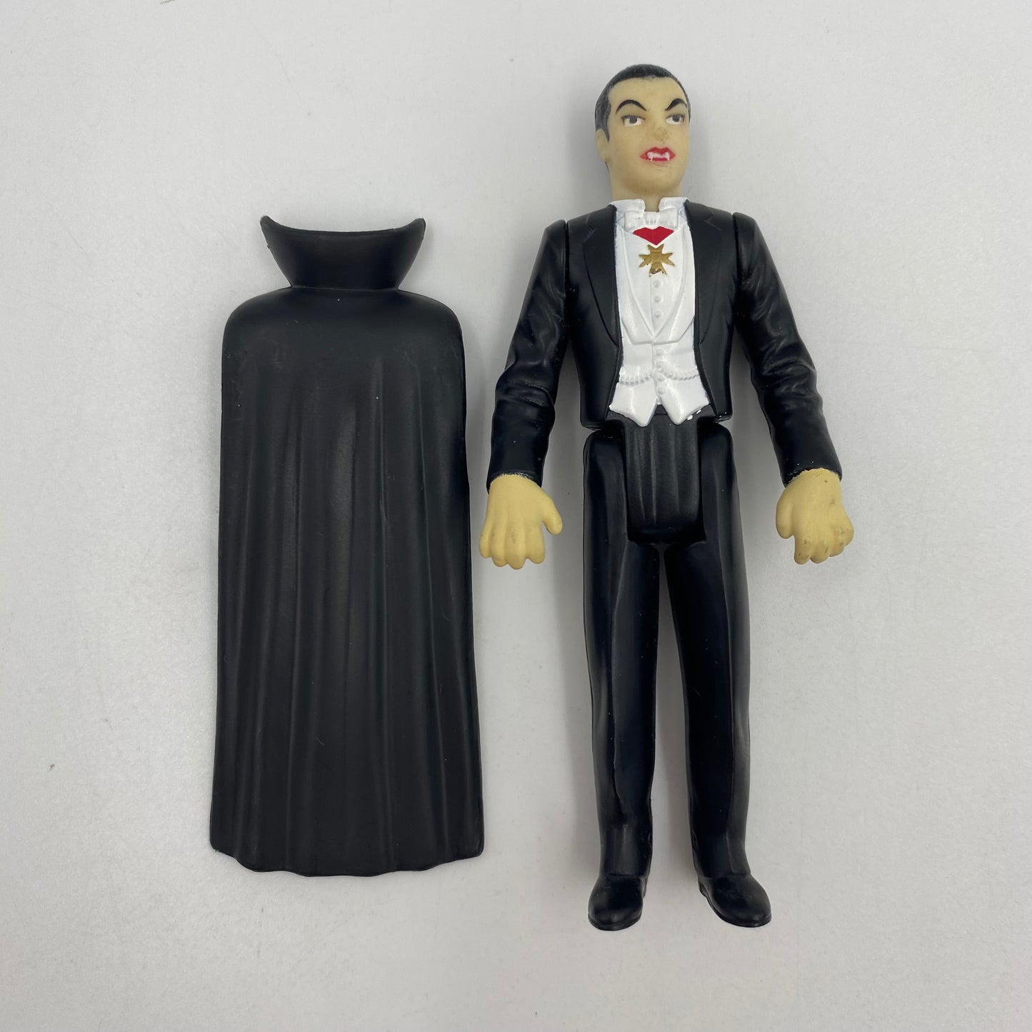 Universal Studios Monsters Dracula action figure Burger King Kids' Meals toy (1997) loose