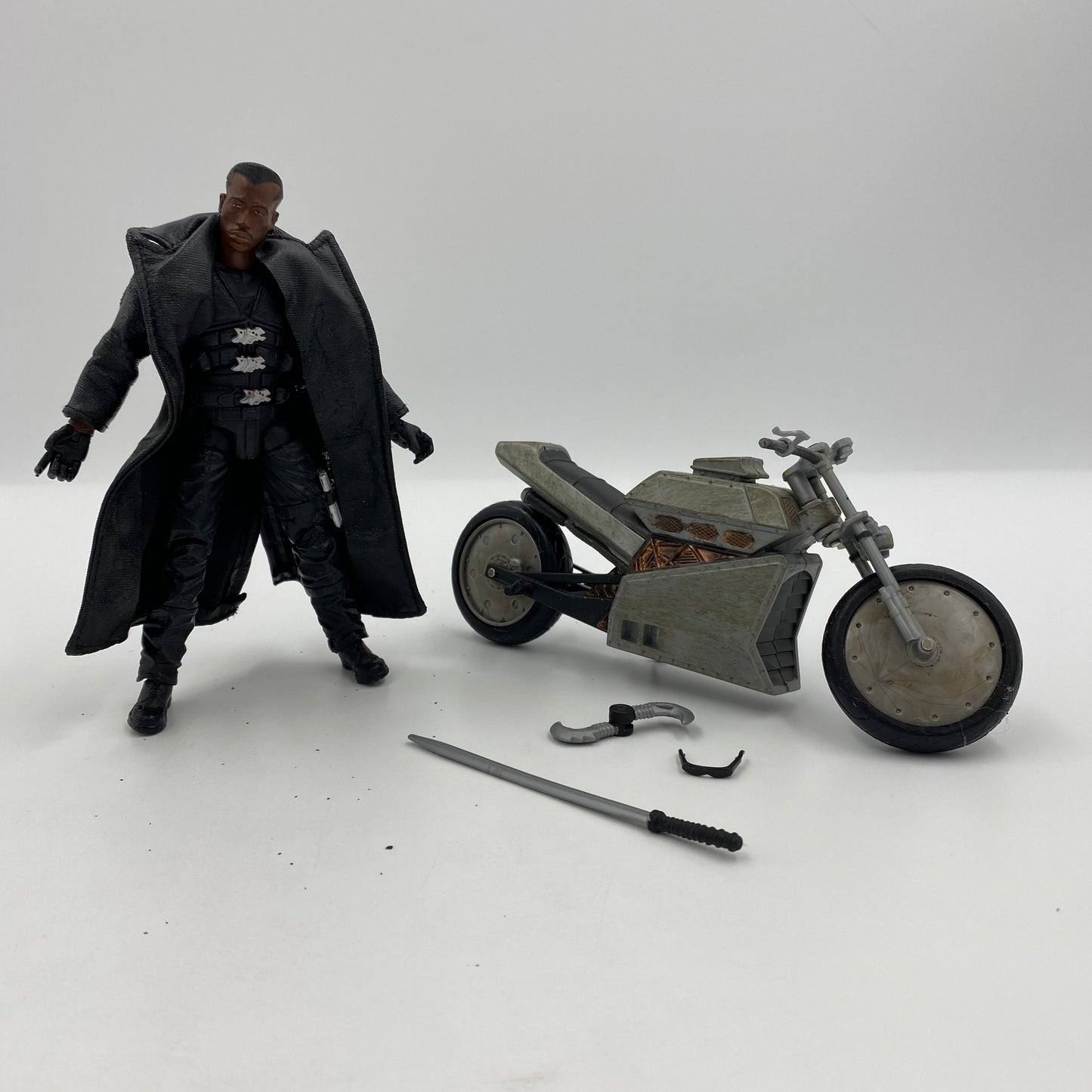 Marvel Legends Series 5 Blade & Motorcycle loose 6” action figure with  vehicle (2005) Toy Biz