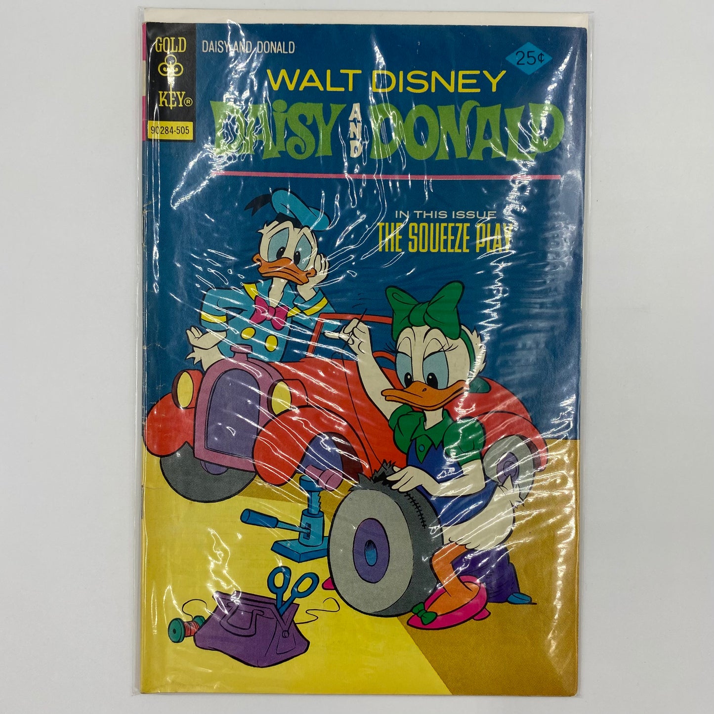 Walt Disney Daisy and Donald #10 (1975) Gold Key