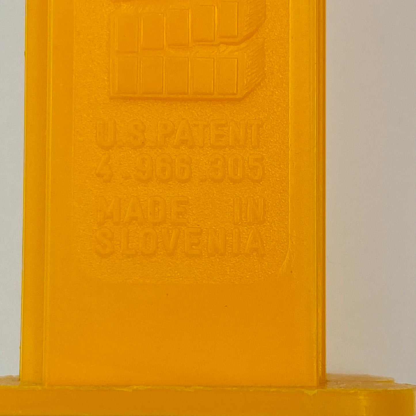 Garfield (smiling) PEZ dispenser (1990) loose 4.9 Slovenia
