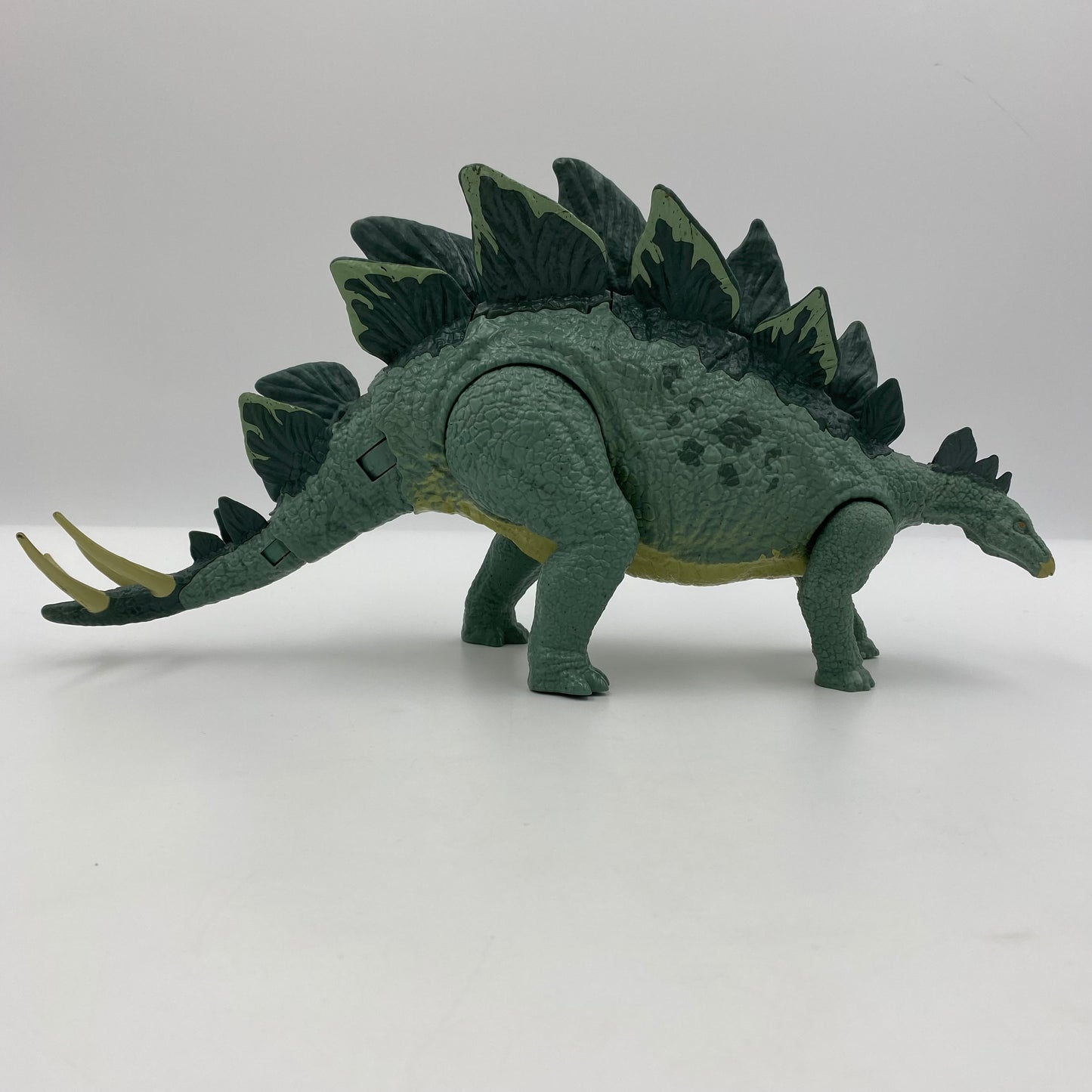 Jurassic World Action Attack Stegosaurus loose 3.75" action figure (2018) Mattel