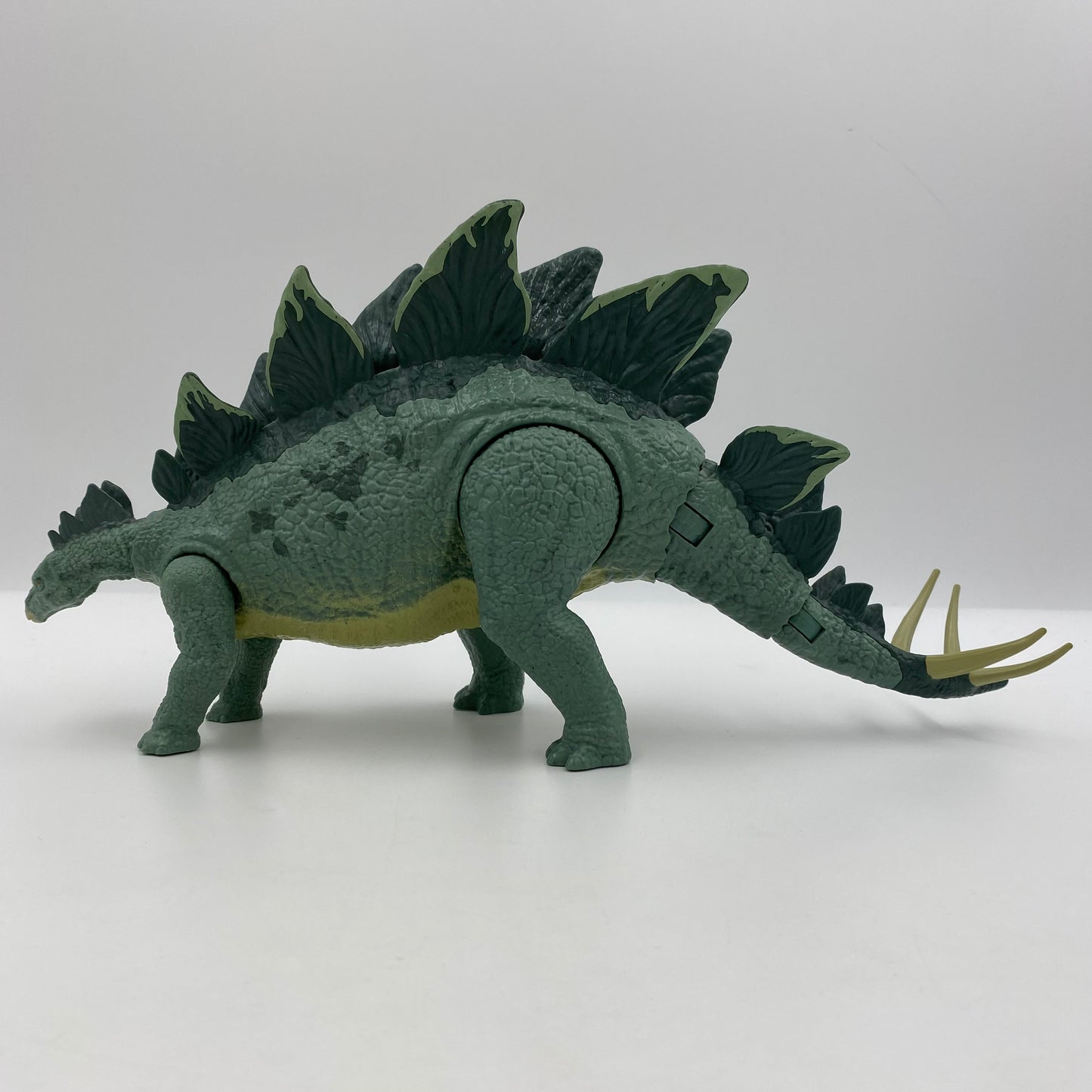 Jurassic World Action Attack Stegosaurus loose 3.75" action figure (2018) Mattel