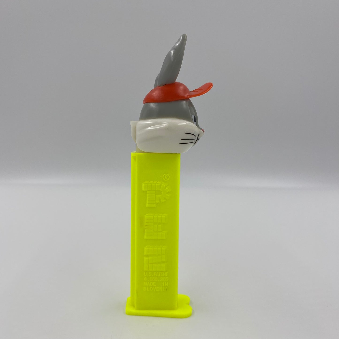 Looney Tunes “Cheeky” Bugs Bunny PEZ dispenser (1999) loose