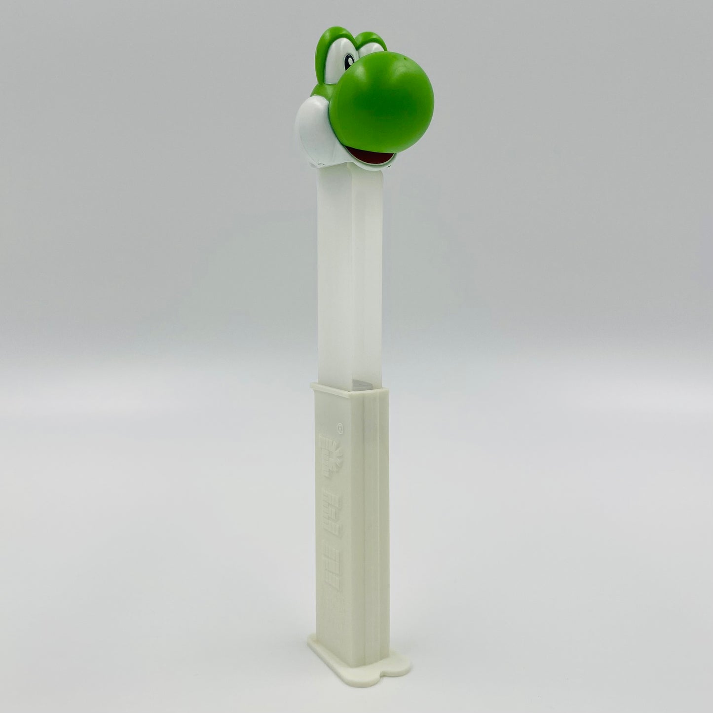 Super Mario Yoshi PEZ dispenser (2013) loose 7.5 China
