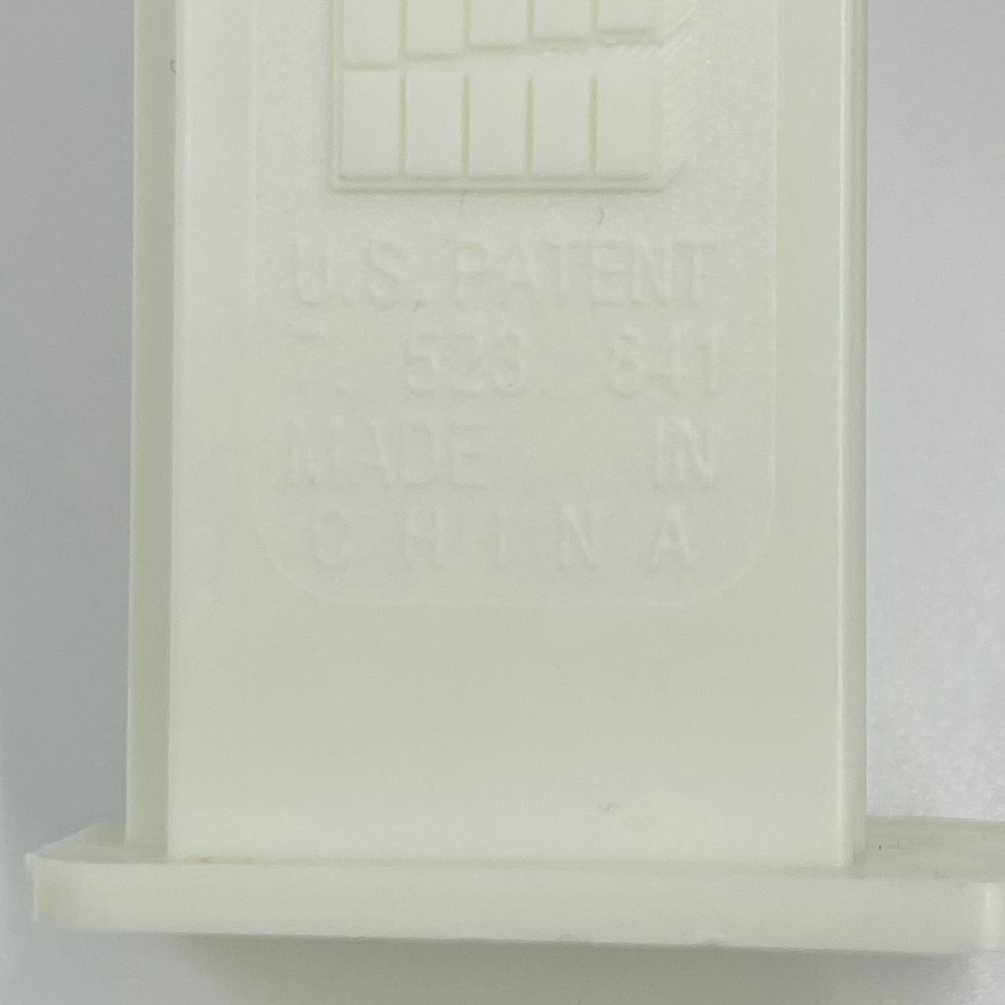 Super Mario Yoshi PEZ dispenser (2013) loose 7.5 China