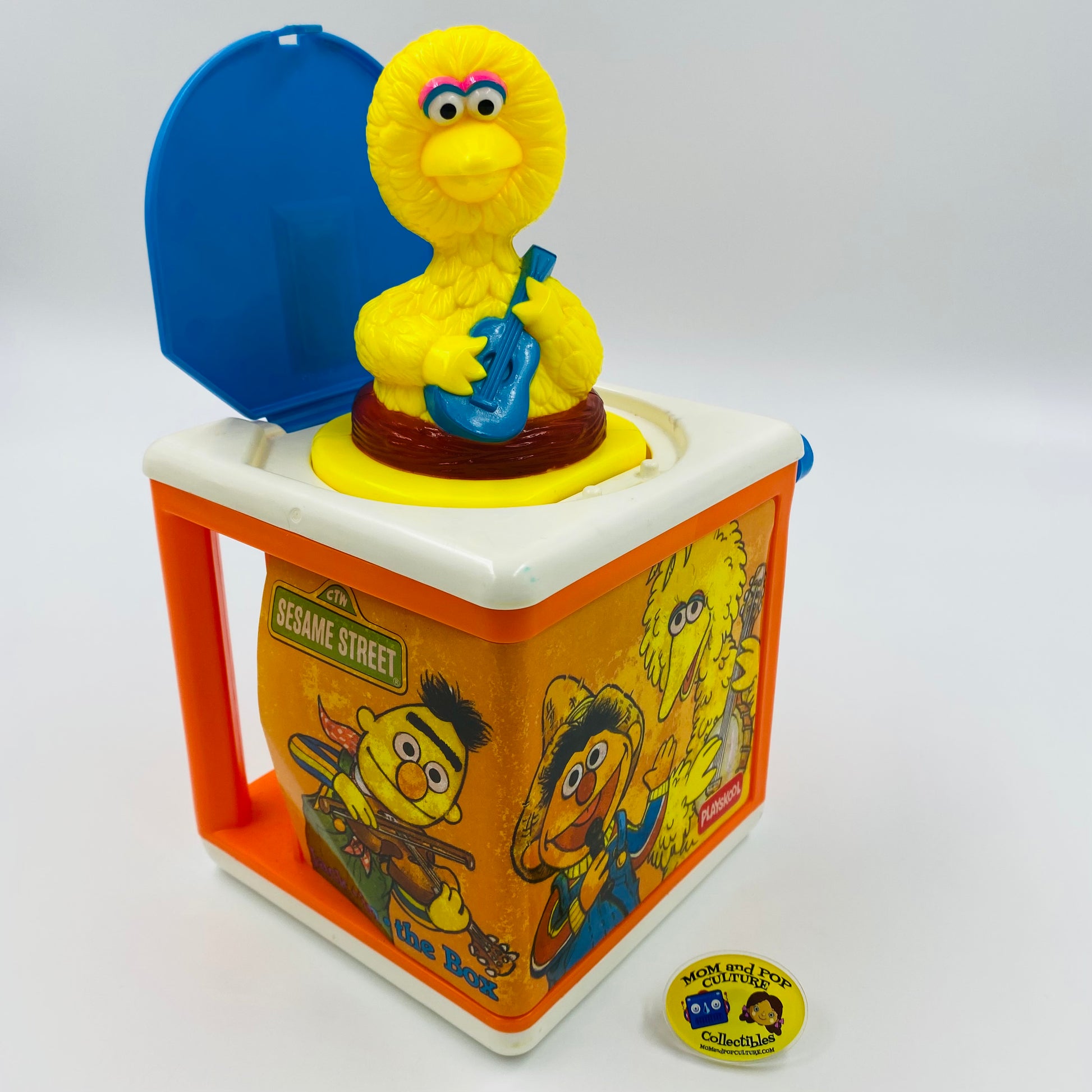 elmo jack in the box fisher price Playskool Sesame Street Big Bird Musical Jack-in-the-Box (1986) Hasbro – Mom and Pop Culture Collectibles