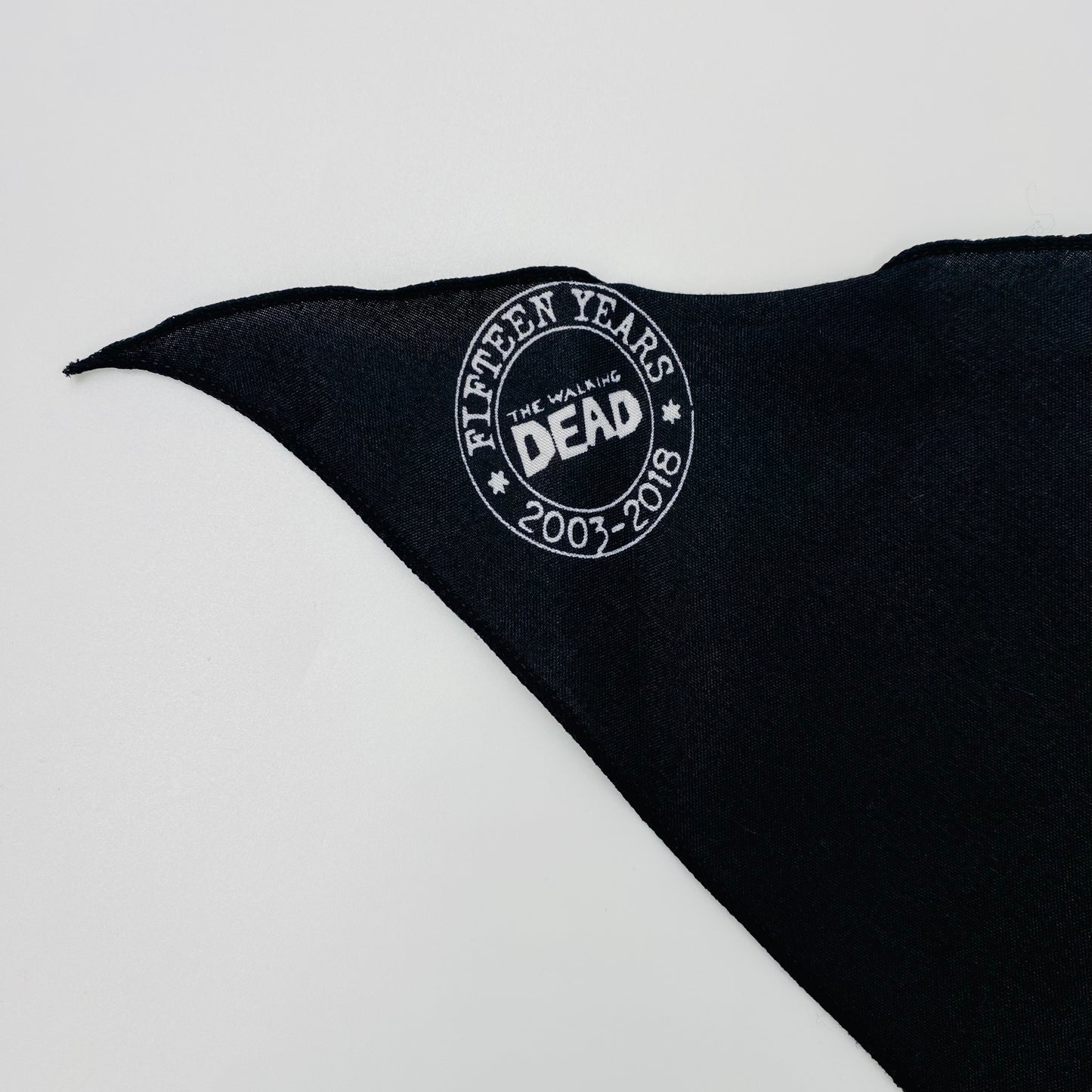 Walking Dead 15th Anniversary zombie face bandana (2018) Image