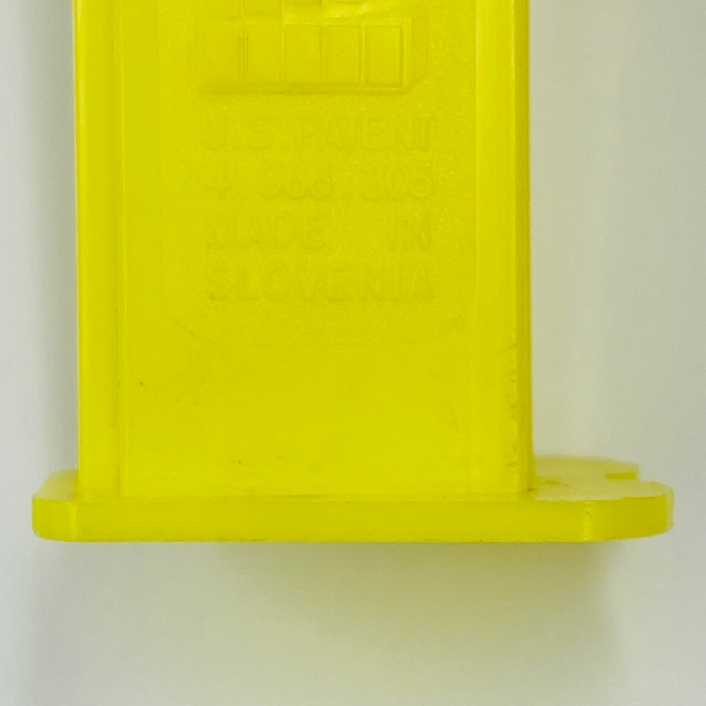 Marvel Wolverine (yellow stem) PEZ dispenser (1999) loose 4.9 Slovenia
