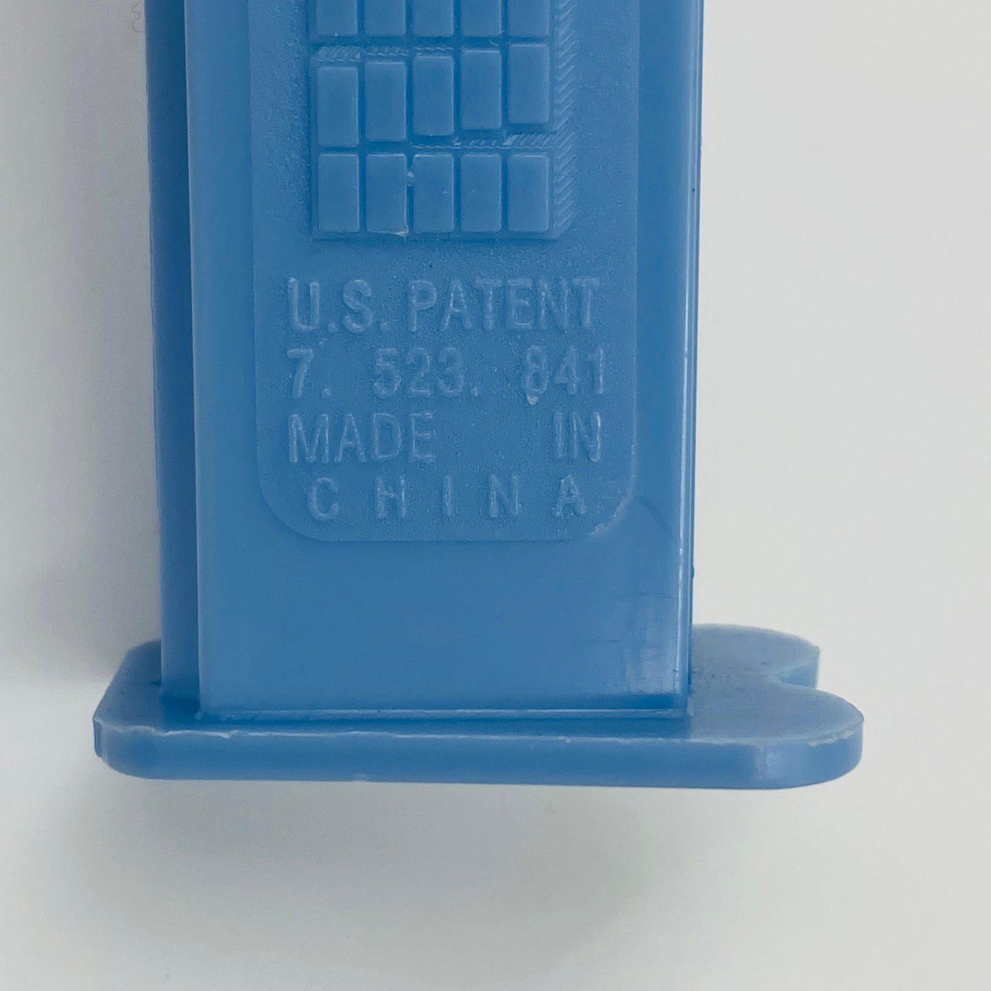 Despicable Me Minion Stuart PEZ dispenser (2015) loose 7.5 China