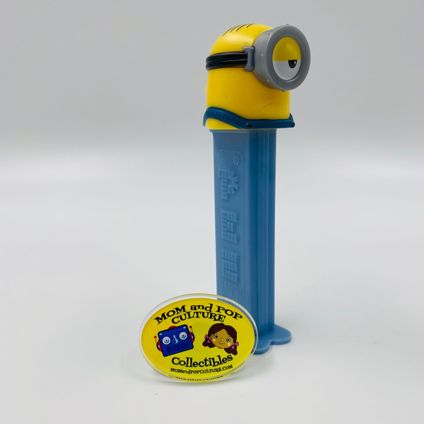 Despicable Me Minion Stuart PEZ dispenser (2015) loose 7.5 China