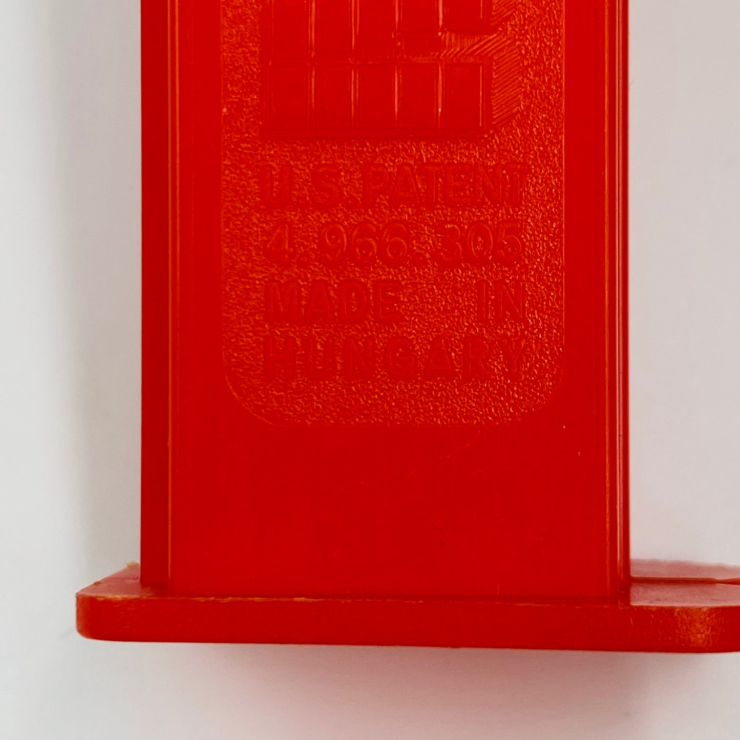 FAO Schwarz Bear (red stem) PEZ dispenser (1999) loose 4.9 Hungary