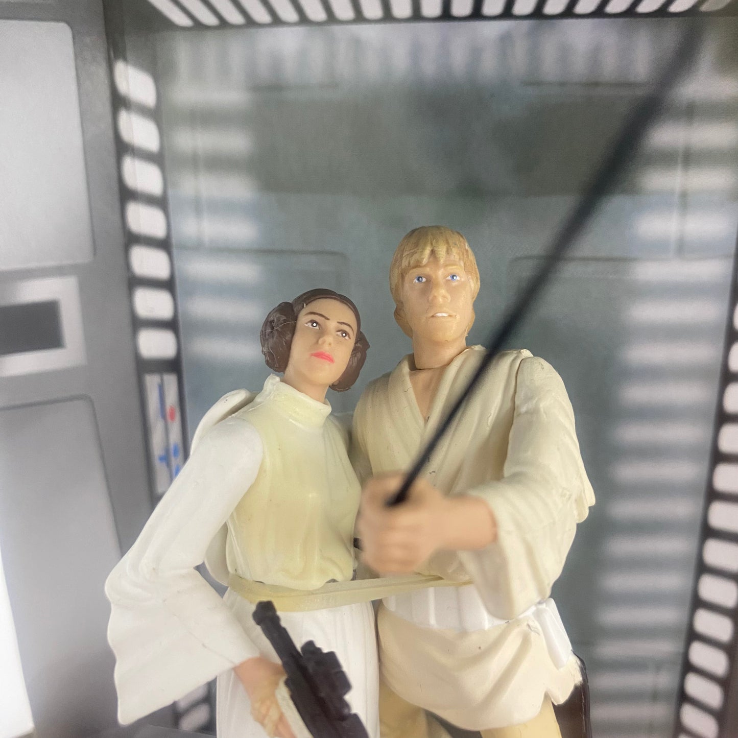 Star Wars Power of the Jedi 25th Anniversary Luke Skywalker & Princess Leia Organa Swing to Freedom boxed 3.75” figures (2002) Hasbro